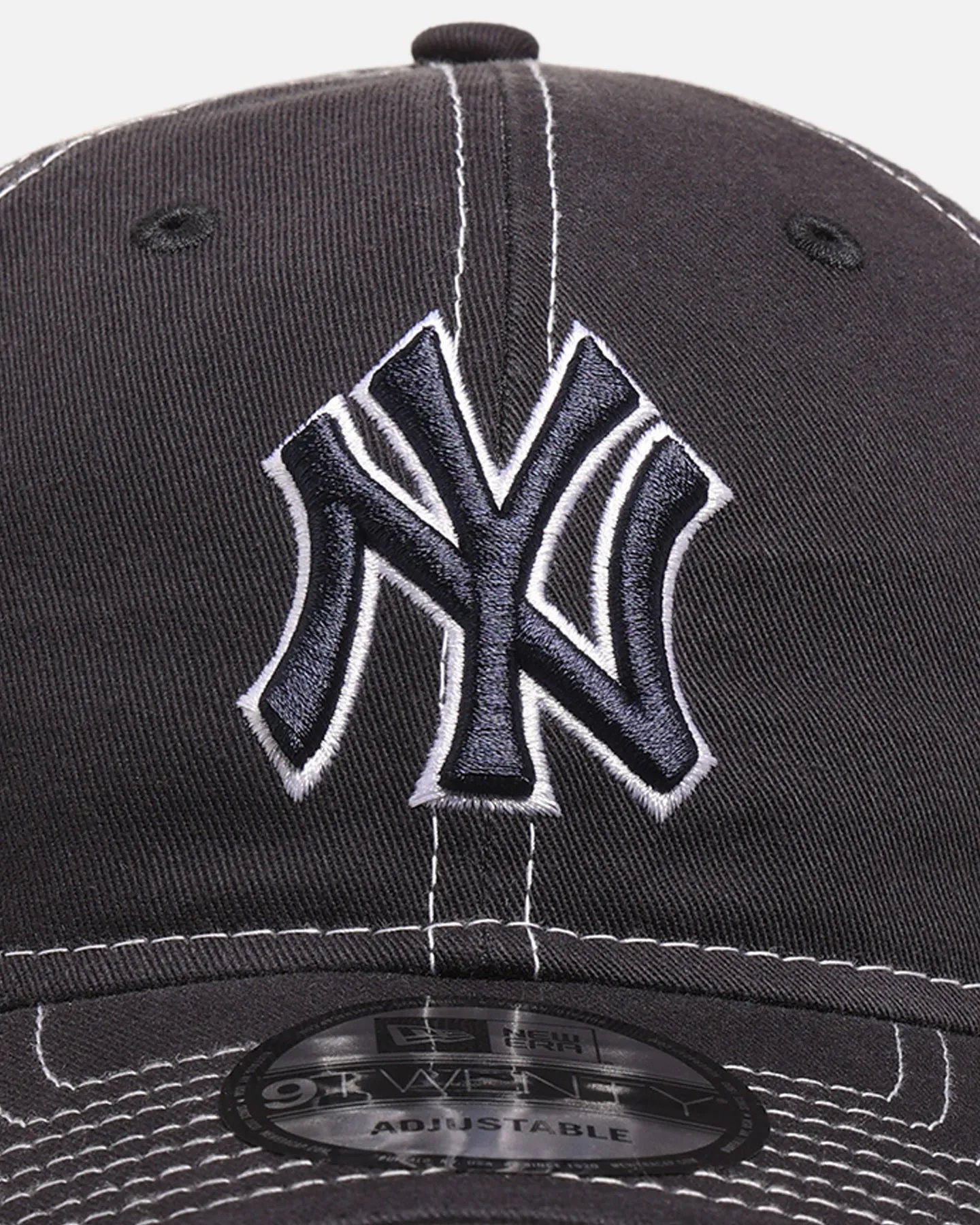 New Era New York Yankees 'Contrast Stitch' 9TWENTY Strapback Official Team Colour sold by Culture Kings product image thumbnail 5