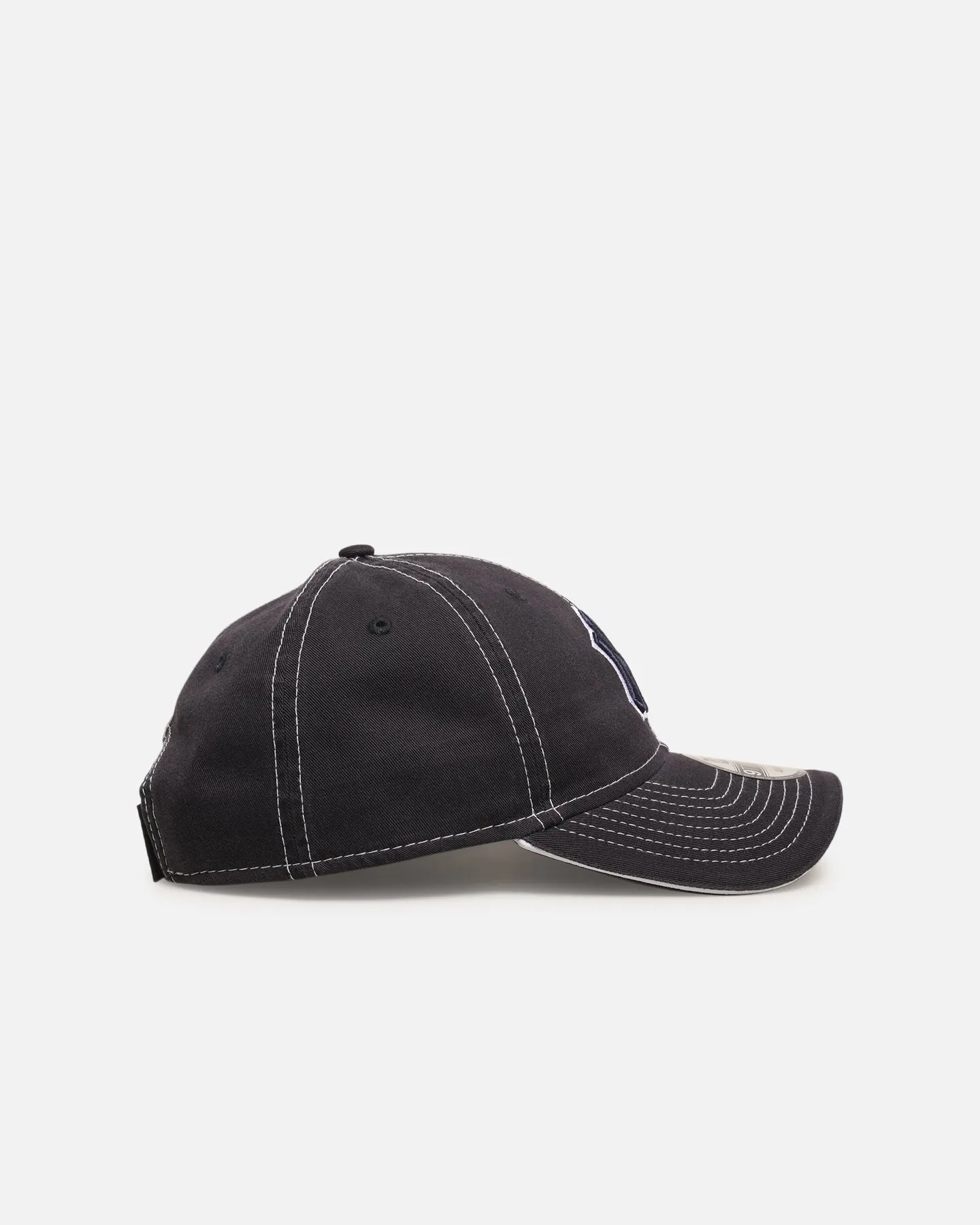 New Era New York Yankees 'Contrast Stitch' 9TWENTY Strapback Official Team Colour sold by Culture Kings product image thumbnail 3