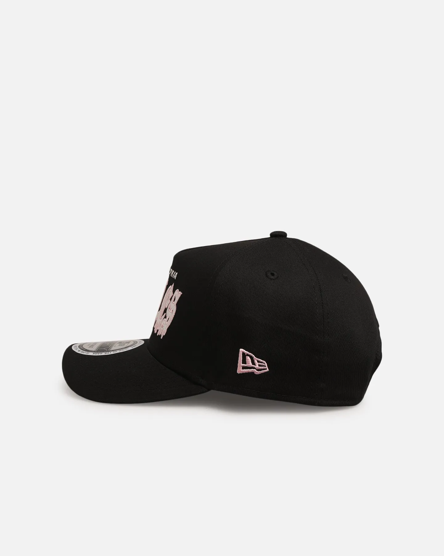 New Era Philadelphia Eagles 'Drip Glow Script' 9FORTY A-Frame Snapback Black/Pink sold by Culture Kings product image thumbnail 4