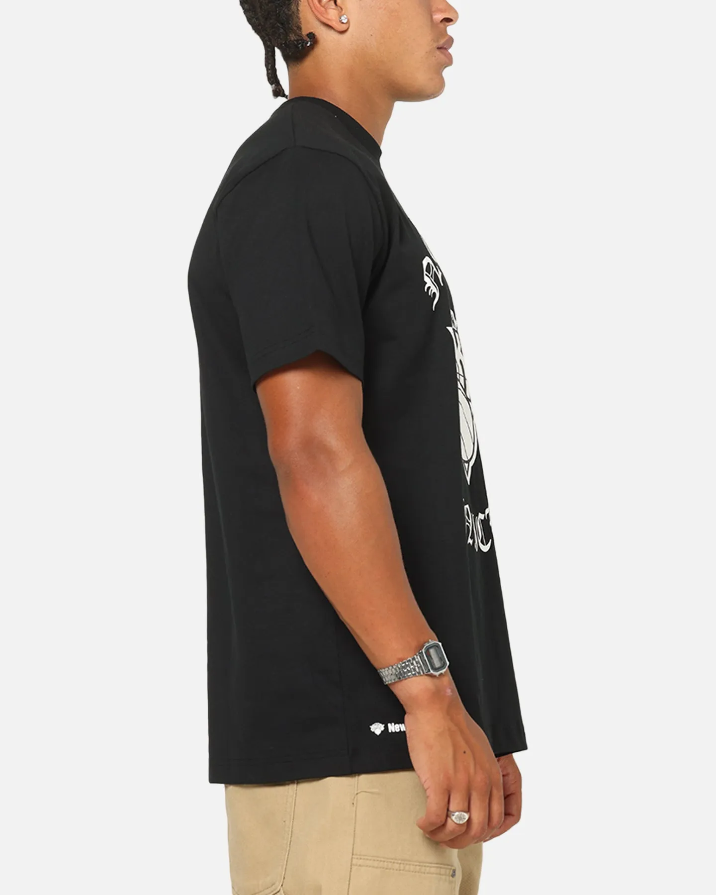 New Era New York Knicks Gothic Oversized T-Shirt Black sold by Culture Kings product image thumbnail 4