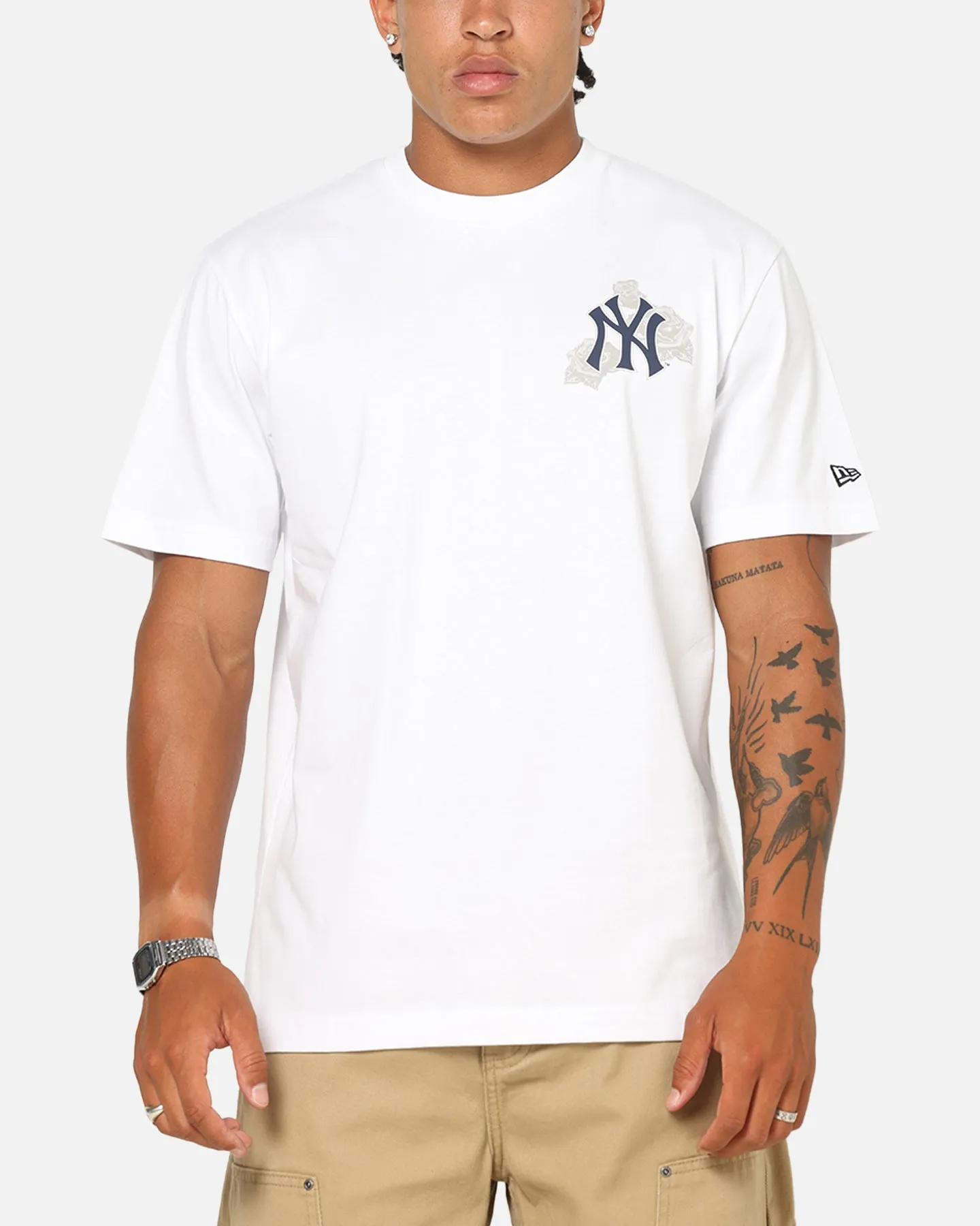 New Era New York Yankees Rose Oversized T-Shirt White sold by Culture Kings product image thumbnail 2