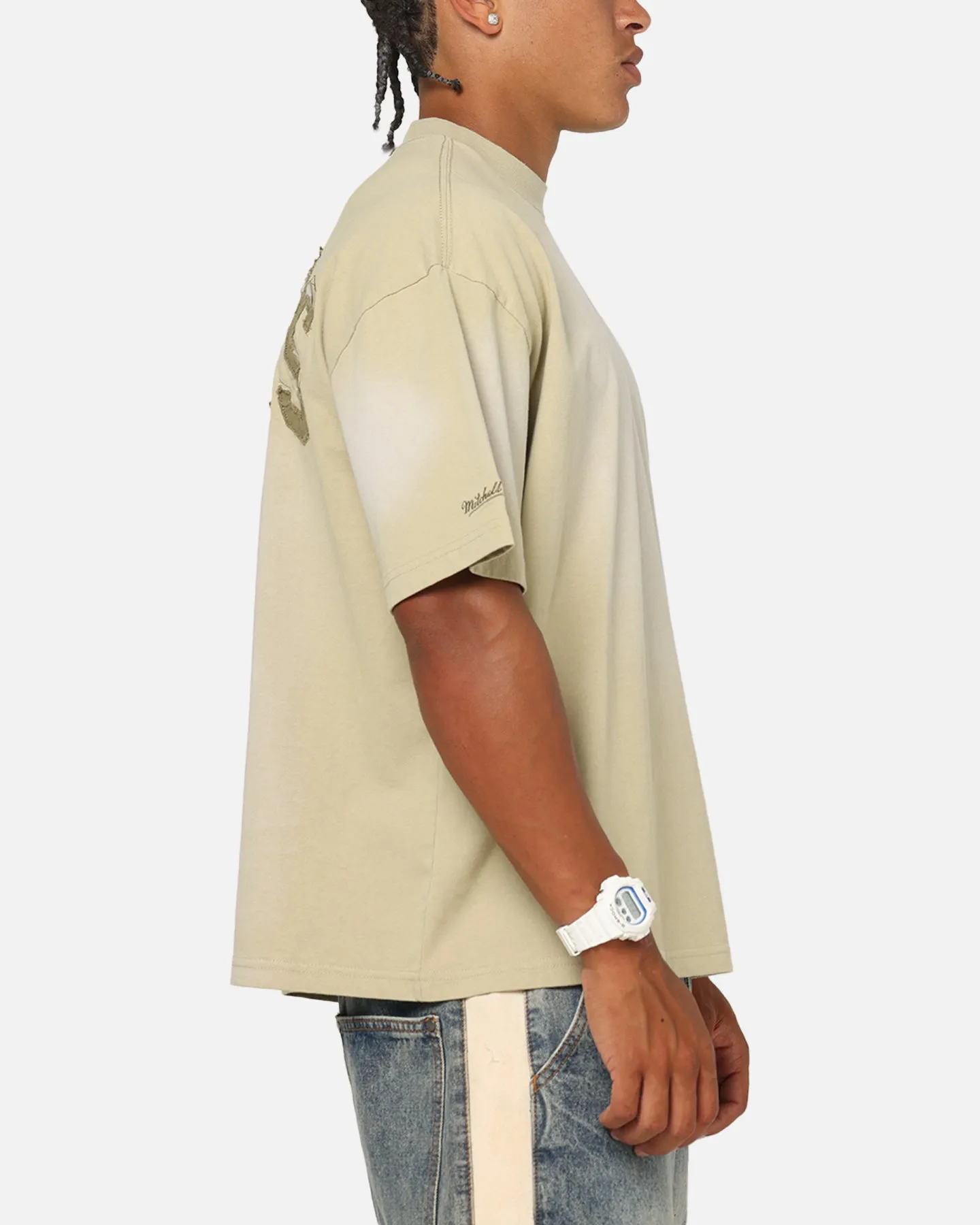 Mitchell & Ness Los Angeles Lakers Big Oversized Logo T-Shirt Gravel Stone sold by Culture Kings product image thumbnail 5