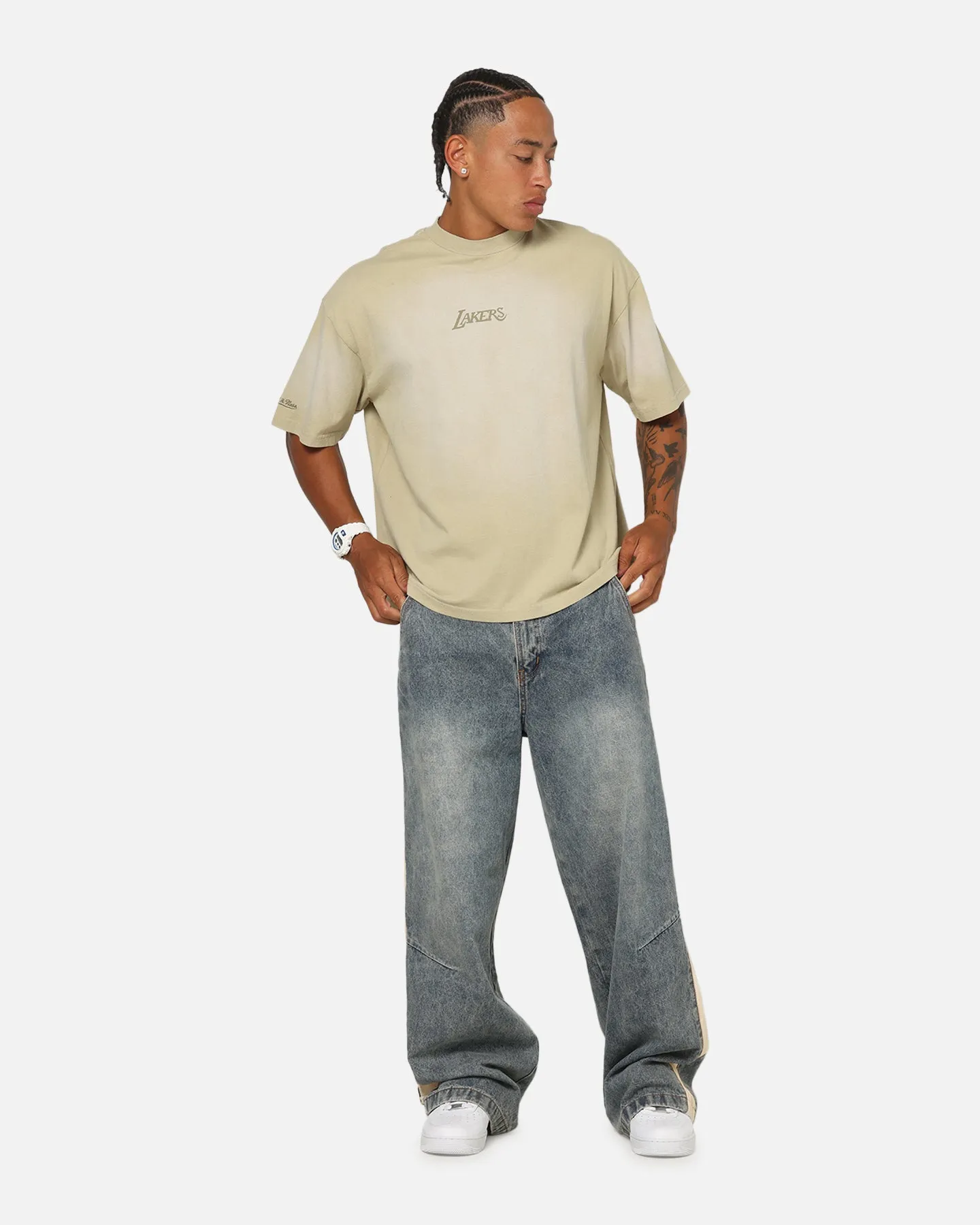Mitchell & Ness Los Angeles Lakers Big Oversized Logo T-Shirt Gravel Stone sold by Culture Kings product image thumbnail 3
