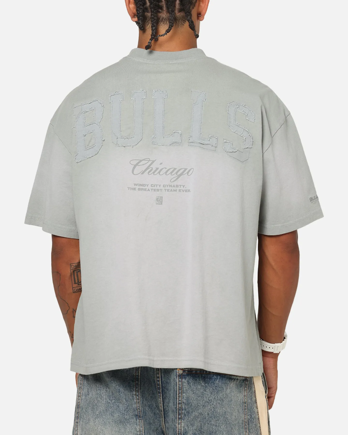 Mitchell & Ness Chicago Bulls Big Oversized Logo T-Shirt Neutral Grey sold by Culture Kings