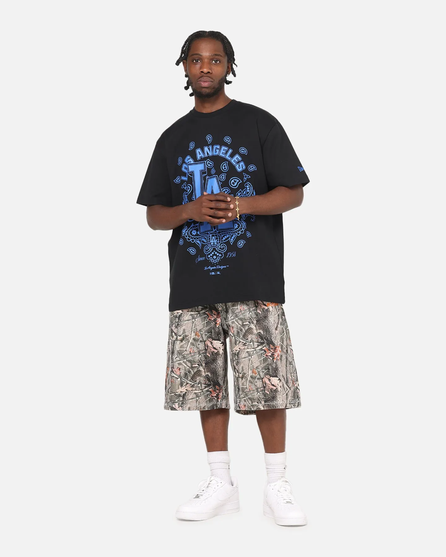 New Era Los Angeles Dodgers Paisley Oversized T-Shirt Black sold by Culture Kings product image thumbnail 2
