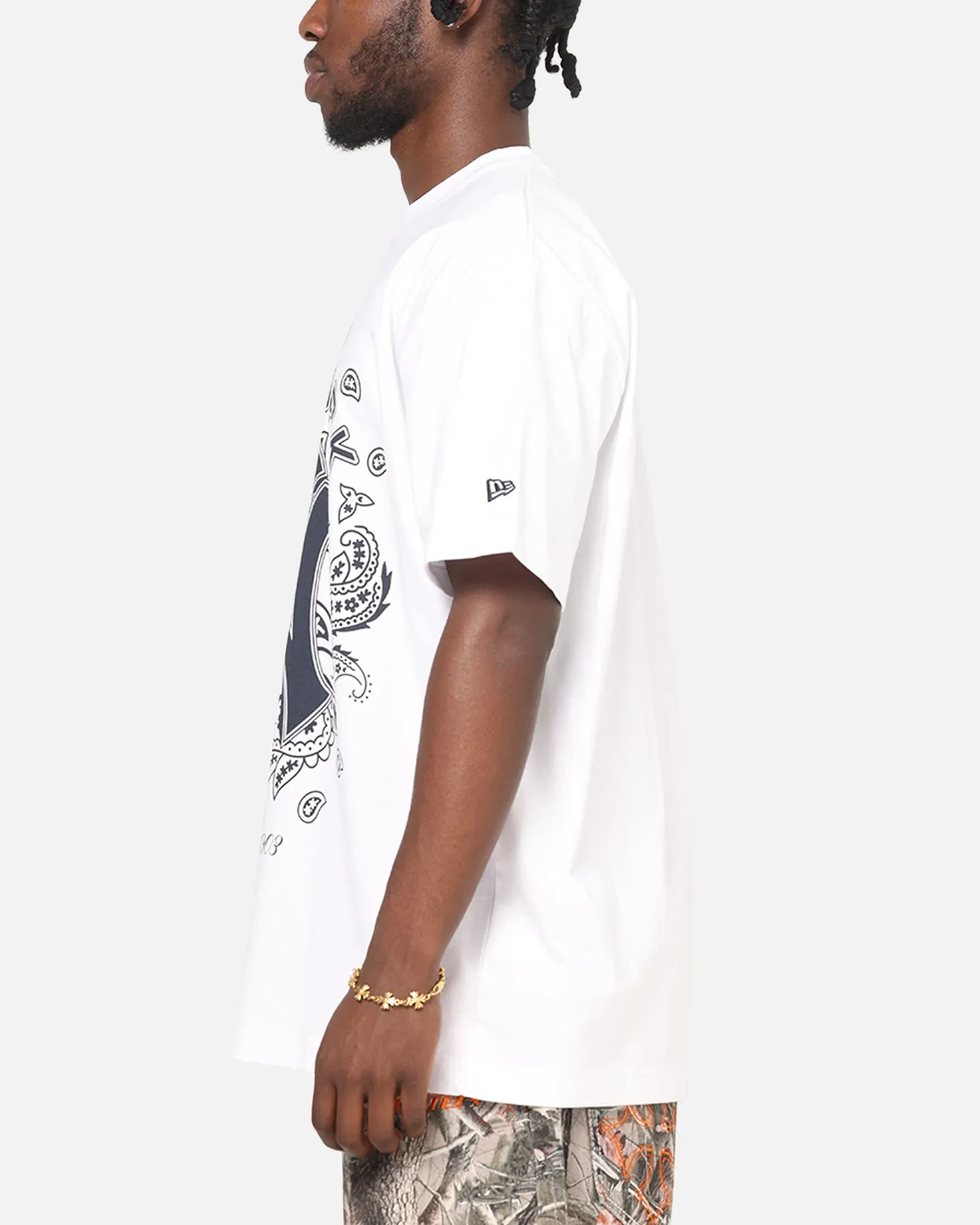 New Era New York Yankees Paisley Oversized T-Shirt White sold by Culture Kings product image thumbnail 5