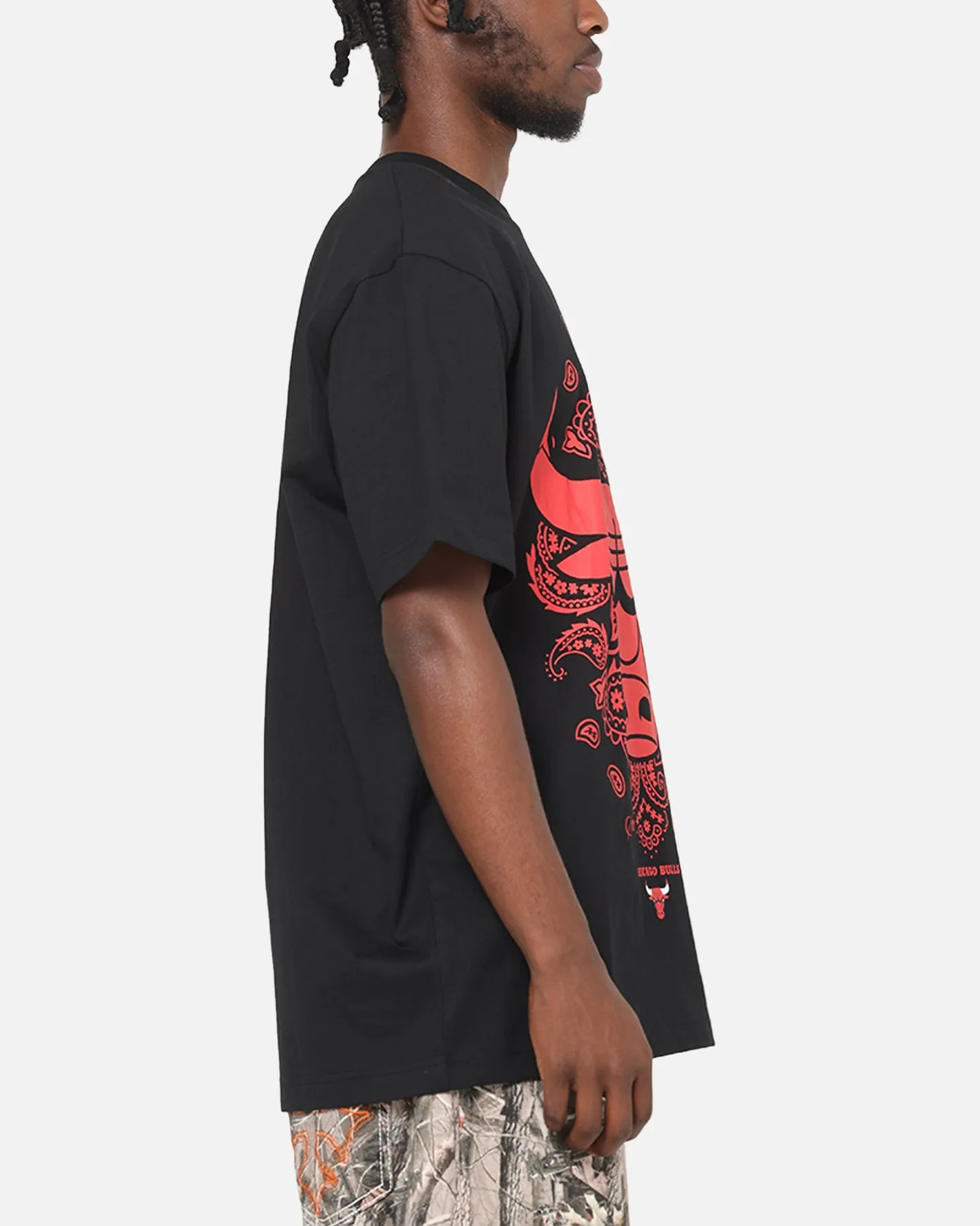 New Era Chicago Bulls Paisley Oversized T-Shirt Black sold by Culture Kings product image thumbnail 4