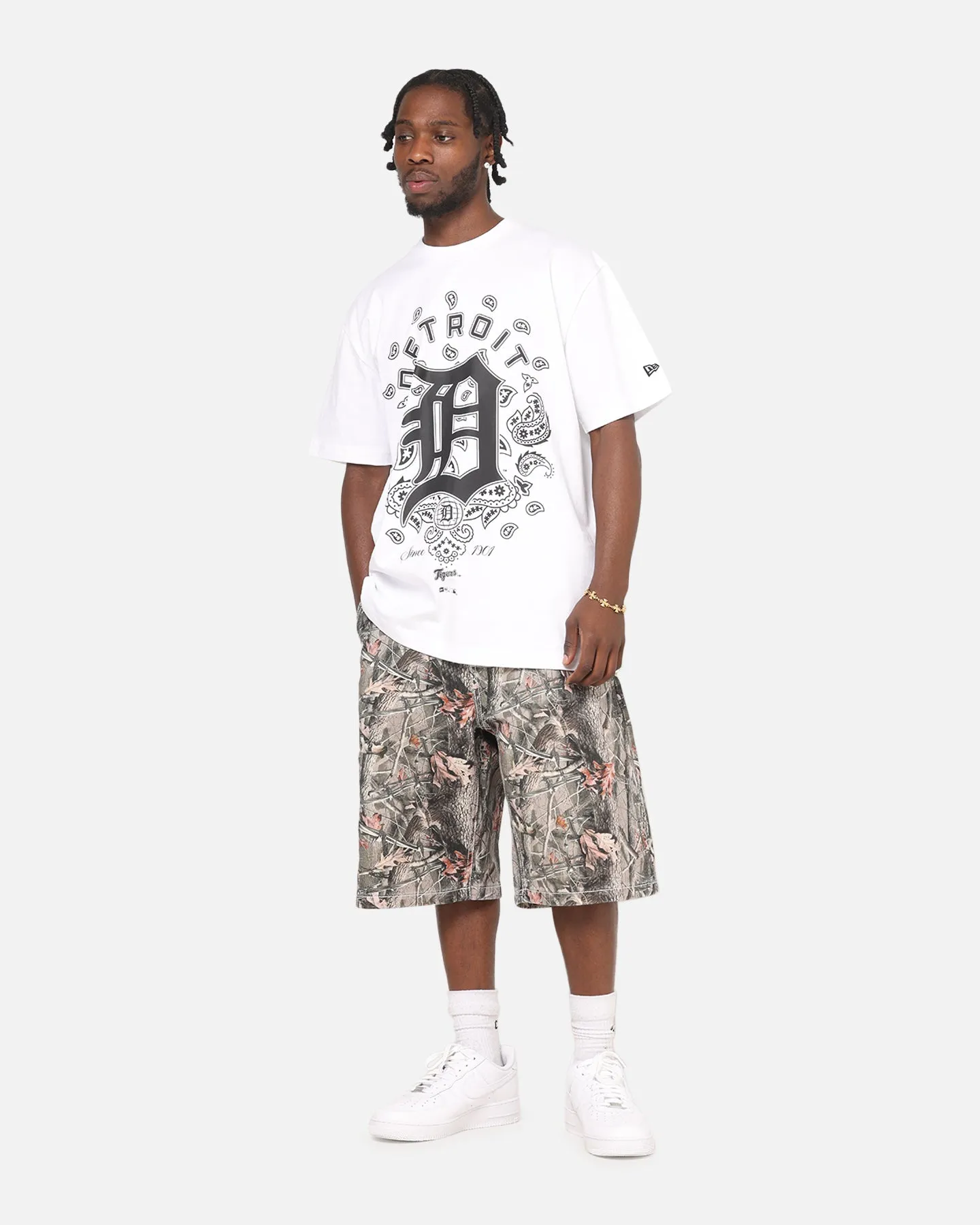 New Era Detroit Tigers Paisley Oversized T-Shirt White sold by Culture Kings product image thumbnail 2