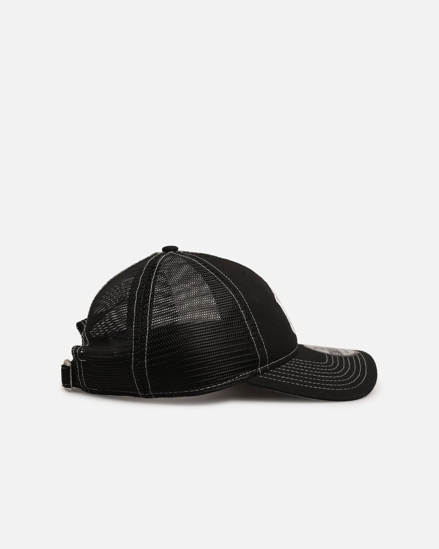 New Era New York Yankees 'Contrast Chrome' 9TWENTY Casual Trucker Strapback Black sold by Culture Kings product image thumbnail 3