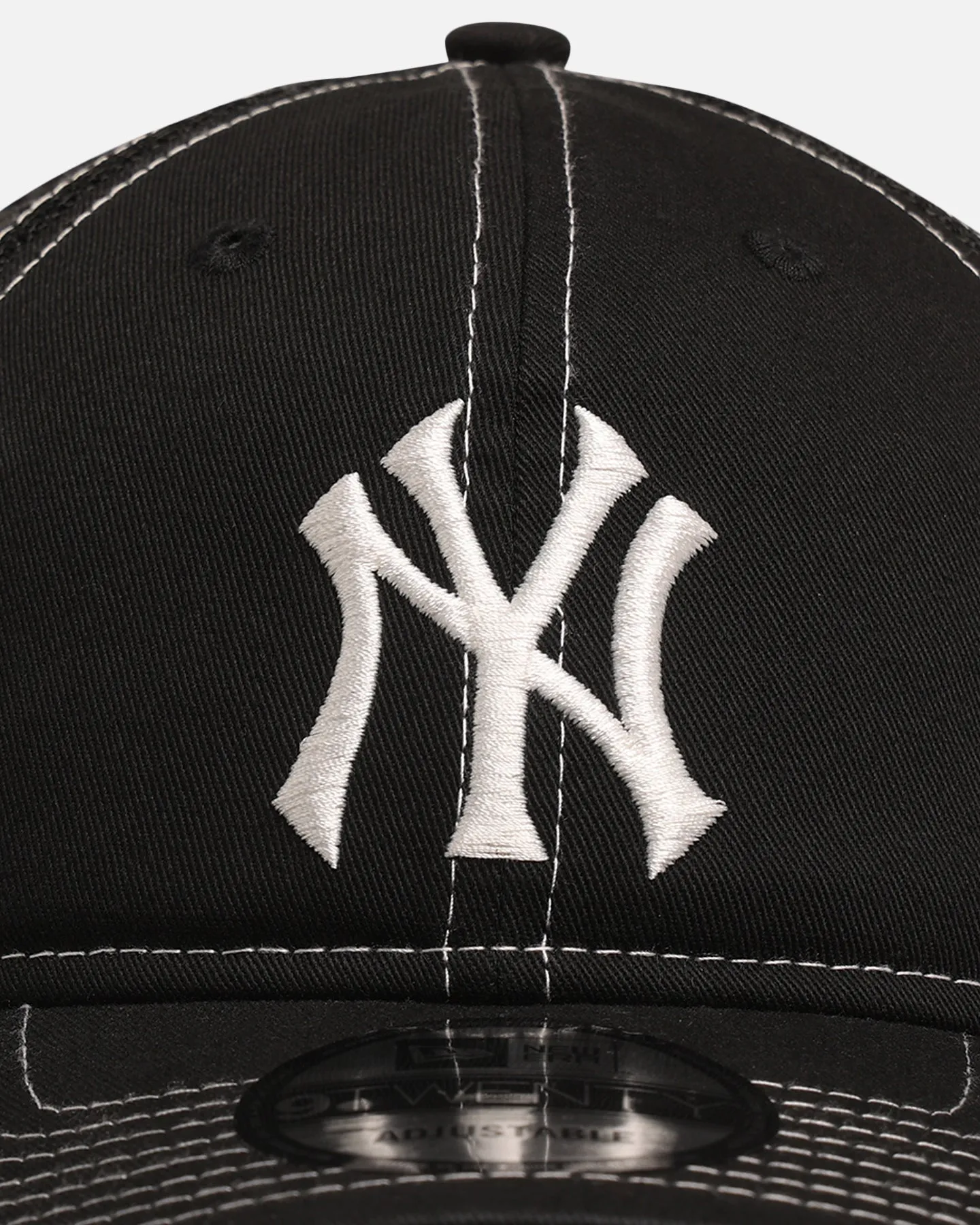 New Era New York Yankees 'Contrast Chrome' 9TWENTY Casual Trucker Strapback Black sold by Culture Kings product image thumbnail 5
