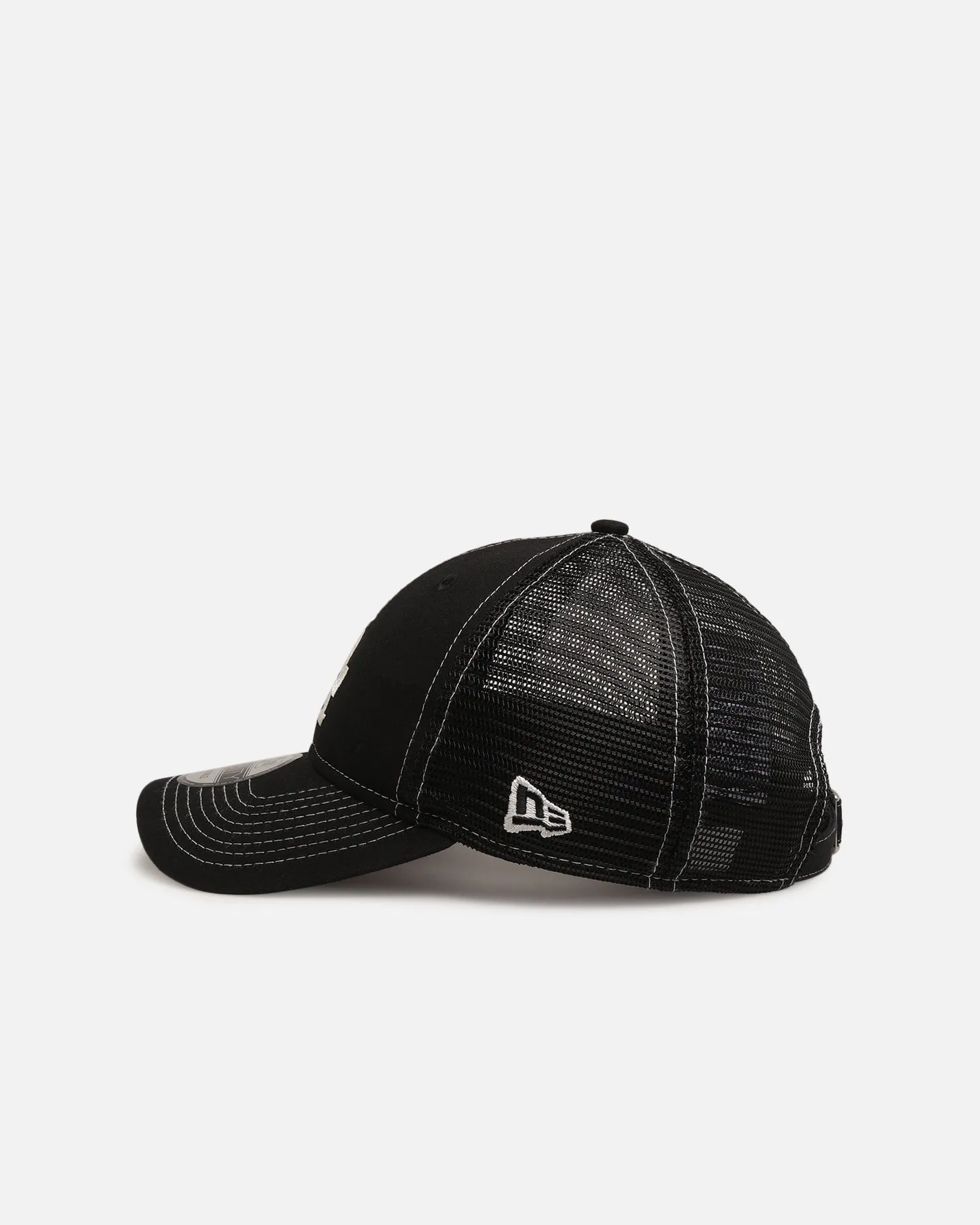 New Era Los Angeles Dodgers 'Contrast Chrome' 9TWENTY Casual Trucker Strapback Black sold by Culture Kings product image thumbnail 4