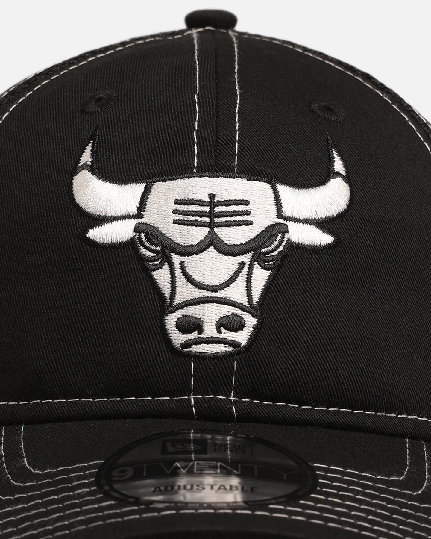 New Era Chicago Bulls 'Contrast Chrome' 9TWENTY Casual Trucker Strapback Black sold by Culture Kings product image thumbnail 5