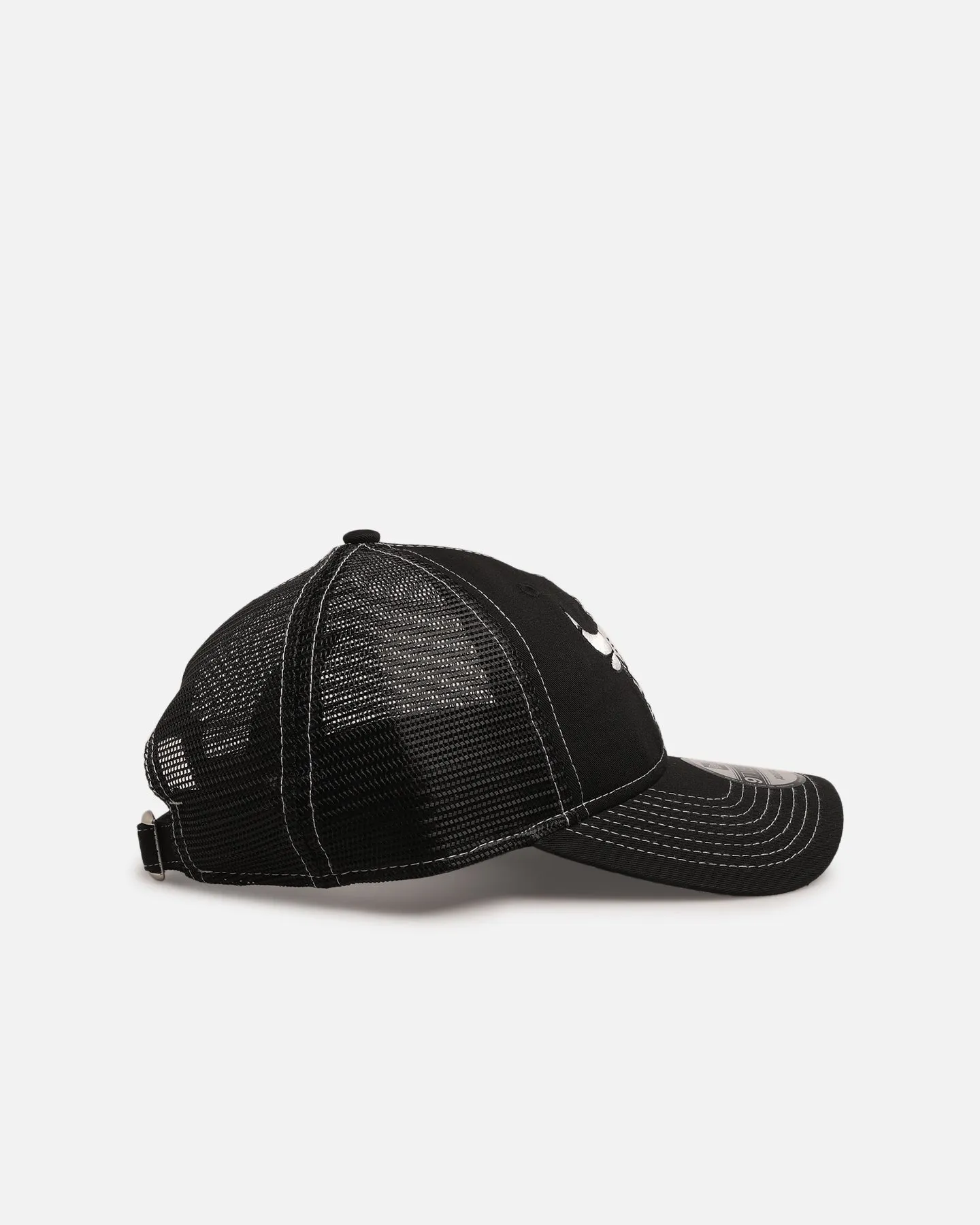 New Era Chicago Bulls 'Contrast Chrome' 9TWENTY Casual Trucker Strapback Black sold by Culture Kings product image thumbnail 3