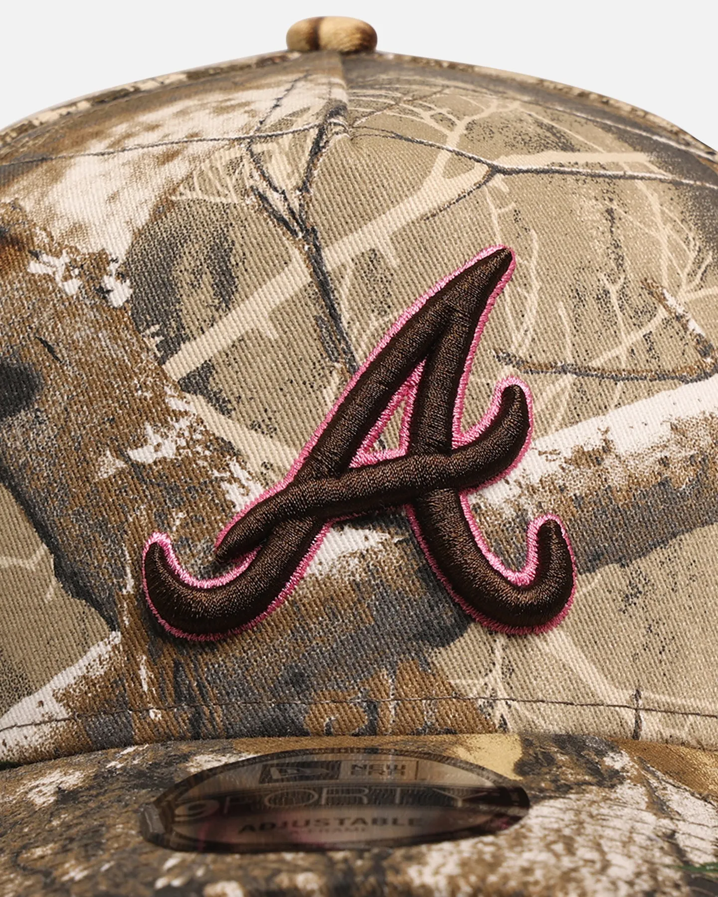 New Era Atlanta Braves 'Realtree Pink' 9FORTY A-Frame Snapback Real Tree/Pink sold by Culture Kings product image thumbnail 5