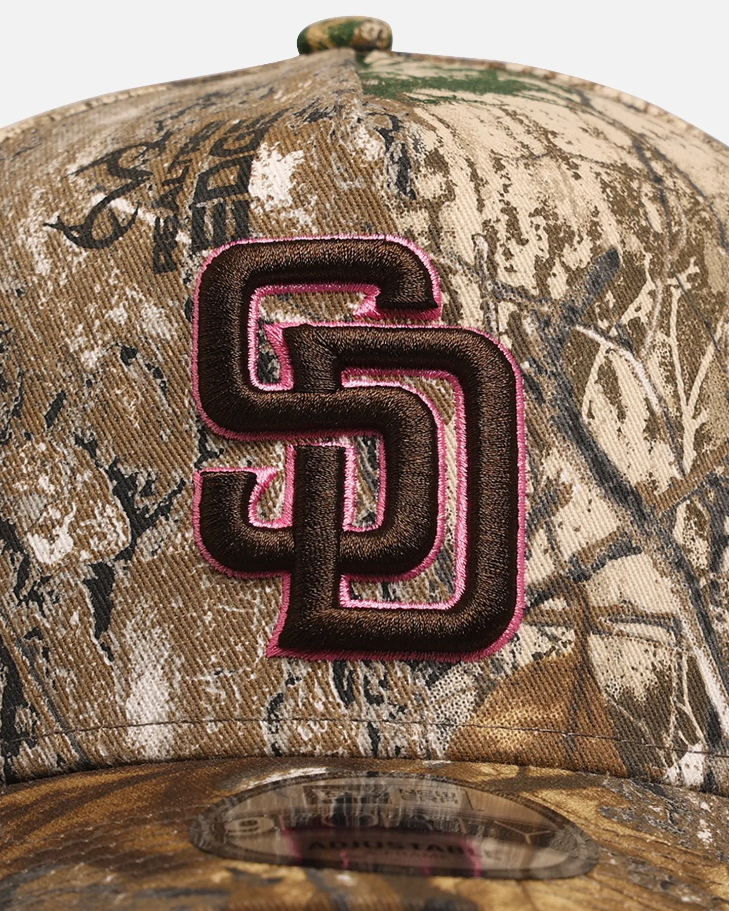 New Era San Diego Padres 'Realtree Pink' 9FORTY A-Frame Snapback Real Tree/Pink sold by Culture Kings product image thumbnail 5