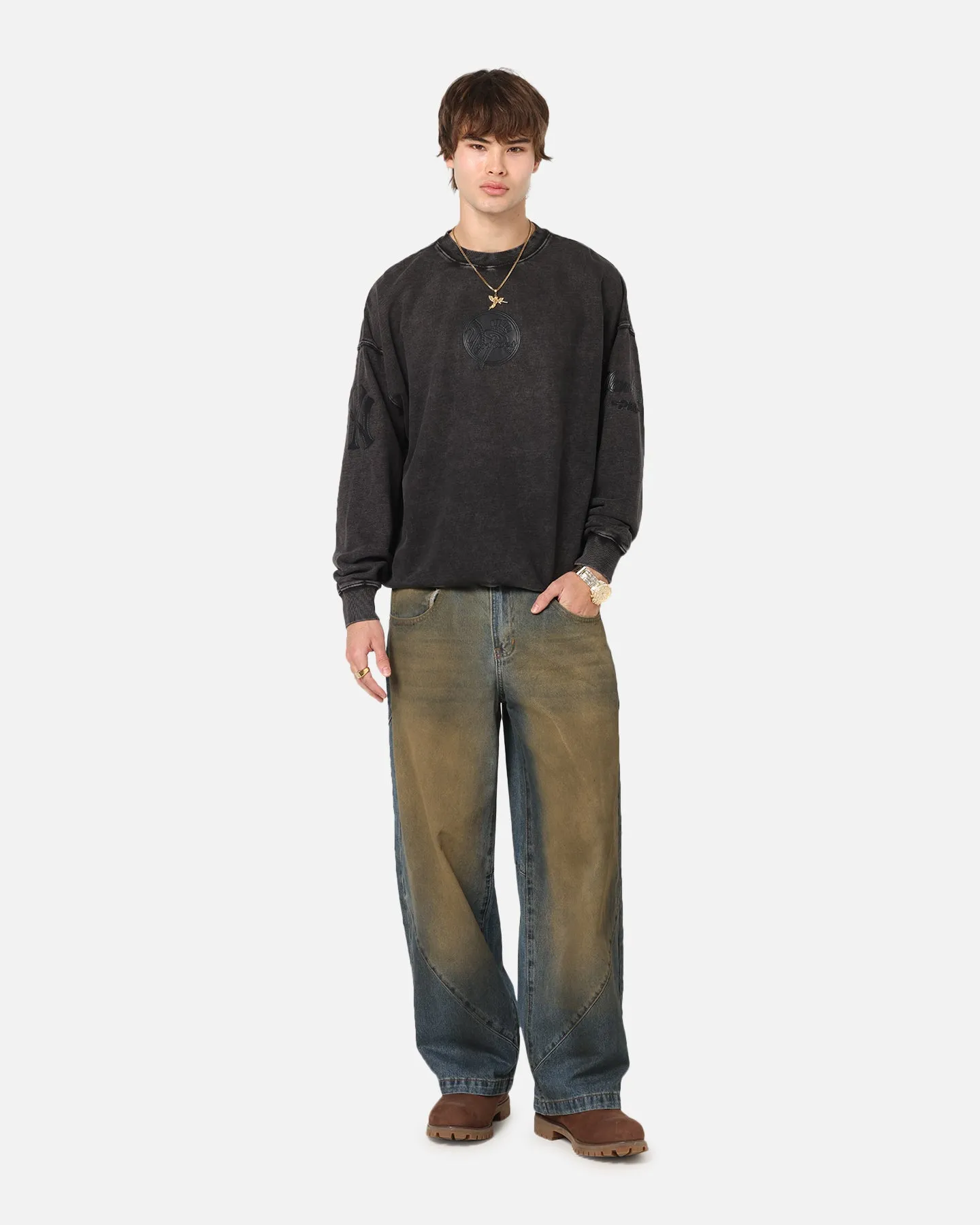 Pro Standard New York Yankees 'Wash Vanguard' Fleece Crewneck Washed Black sold by Culture Kings product image thumbnail 3