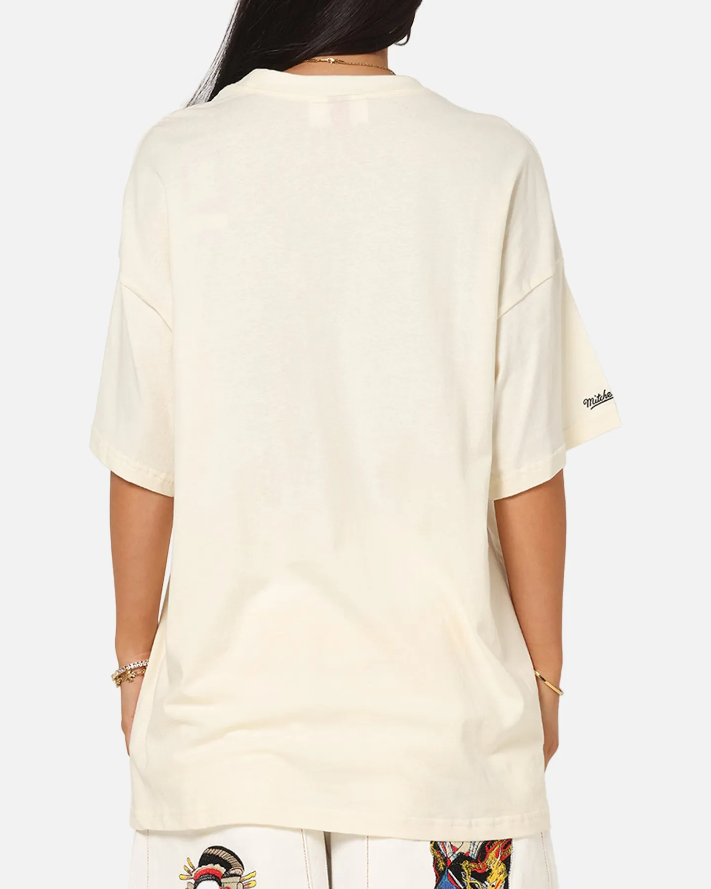 Mitchell & Ness Chicago Bulls Scottie Pippen Big Head T-Shirt Egret sold by Culture Kings product image thumbnail 3