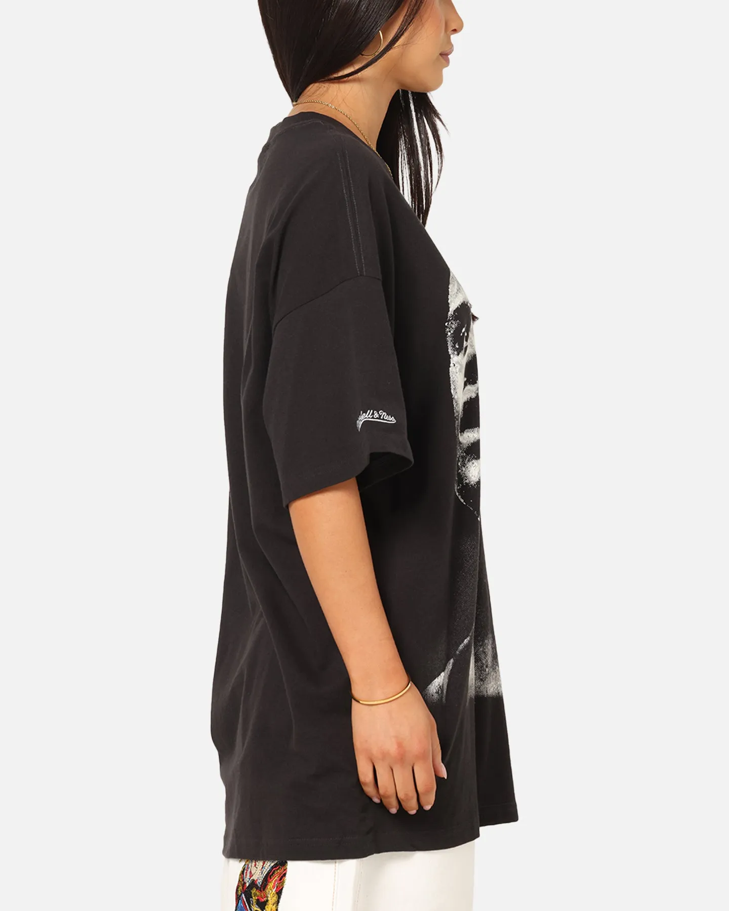 Mitchell & Ness Los Angeles Lakers Shaquille O'Neal Big Head T-Shirt Faded Black sold by Culture Kings product image thumbnail 4