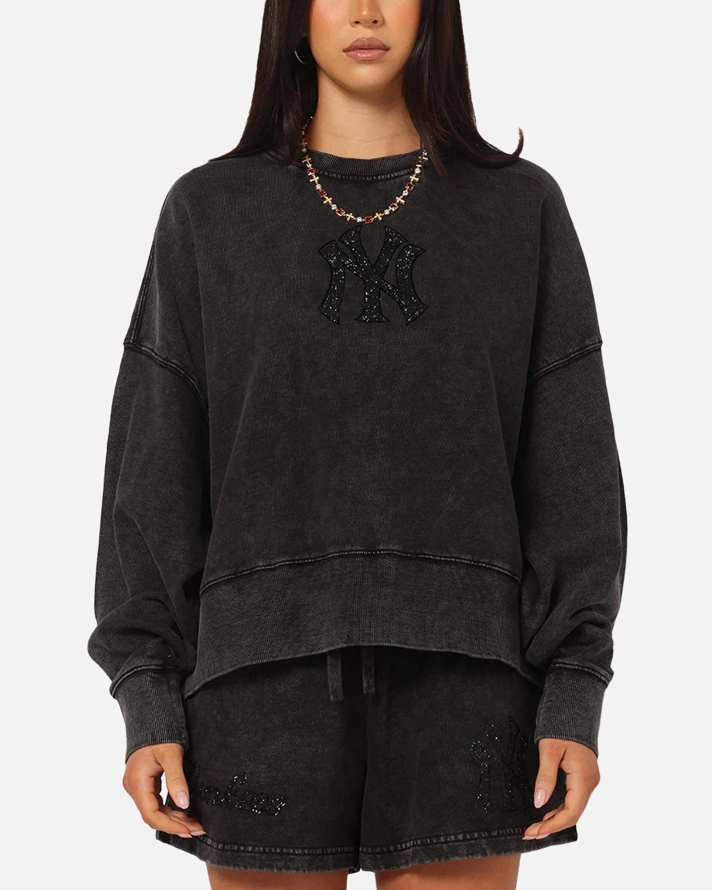 Pro Standard Women's New York Yankees Washed Crystaline Crewneck Washed Black sold by Culture Kings