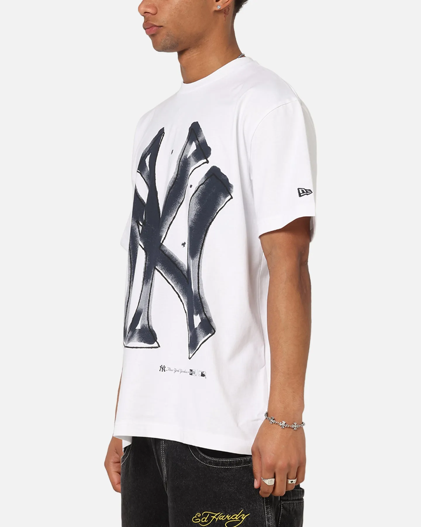 New Era New York Yankees Oversized Paint T-Shirt White sold by Culture Kings product image thumbnail 5
