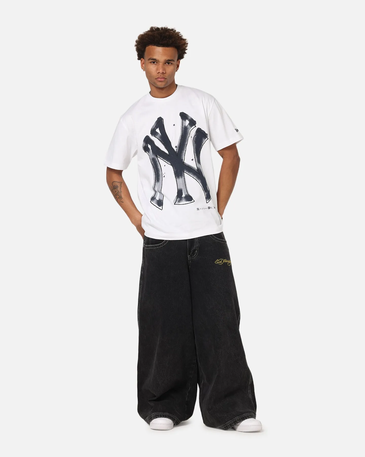 New Era New York Yankees Oversized Paint T-Shirt White sold by Culture Kings product image thumbnail 2