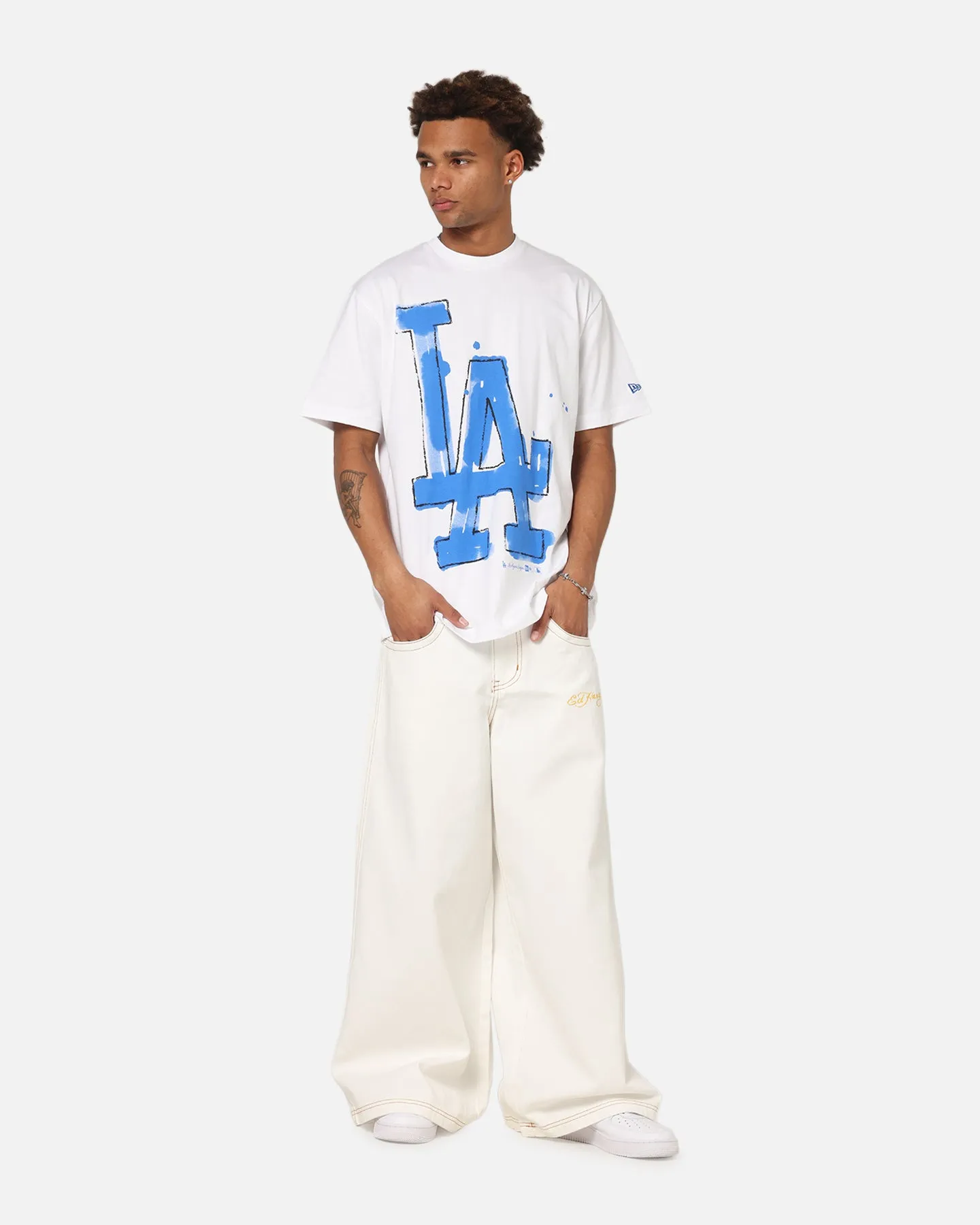 New Era Los Angeles Dodgers Oversized Paint T-Shirt White sold by Culture Kings product image thumbnail 2