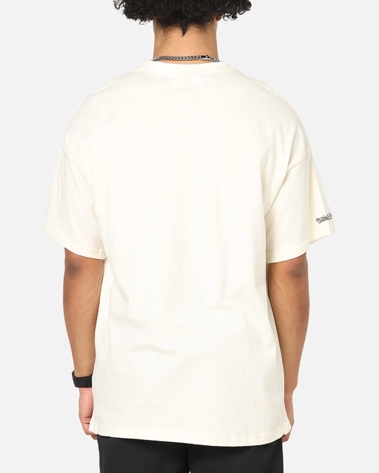 Mitchell & Ness Chicago Bulls Scottie Pippen Big Head T-Shirt Egret sold by Culture Kings product image thumbnail 3