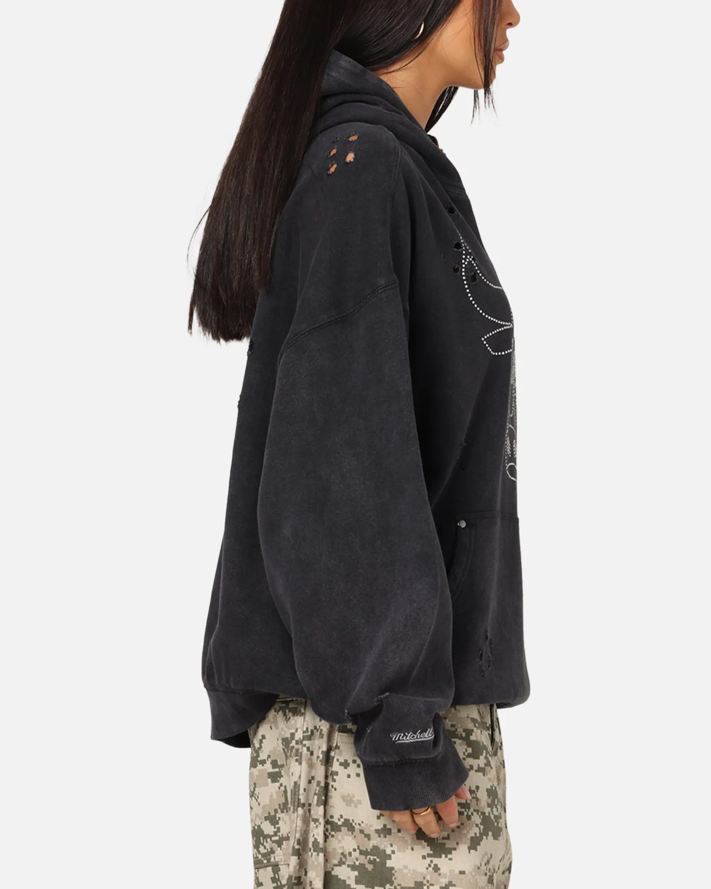 Mitchell & Ness Chicago Bulls Distressed Rhinestone Logo Hoodie Faded Black sold by Culture Kings product image thumbnail 4