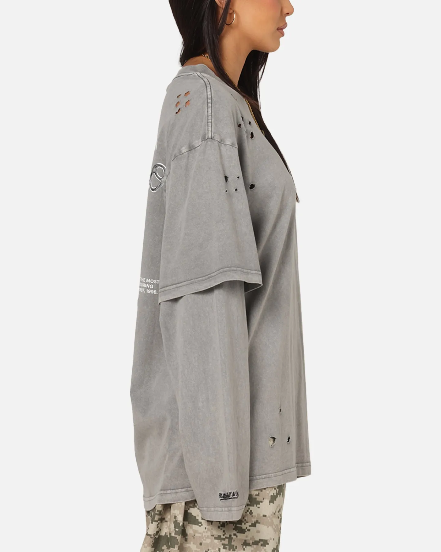 Mitchell & Ness Chicago Bulls Chromed Mock Long Sleeve T-Shirt Gunmental Grey sold by Culture Kings product image thumbnail 5