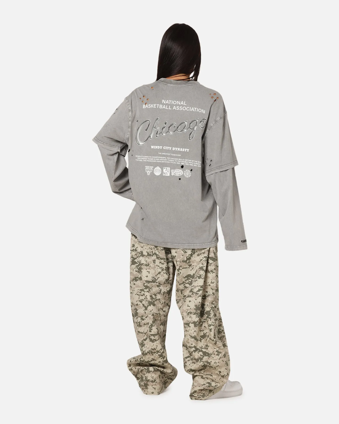 Mitchell & Ness Chicago Bulls Chromed Mock Long Sleeve T-Shirt Gunmental Grey sold by Culture Kings product image thumbnail 3