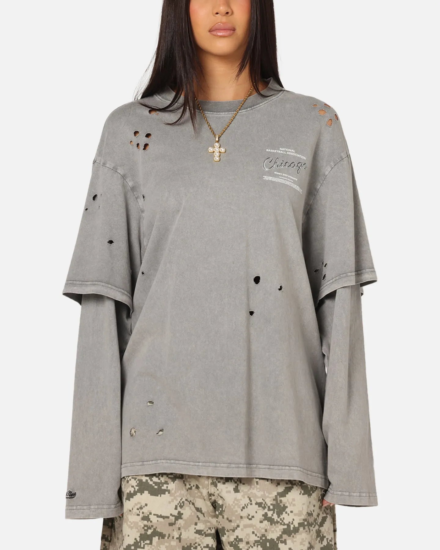 Mitchell & Ness Chicago Bulls Chromed Mock Long Sleeve T-Shirt Gunmental Grey sold by Culture Kings product image thumbnail 2