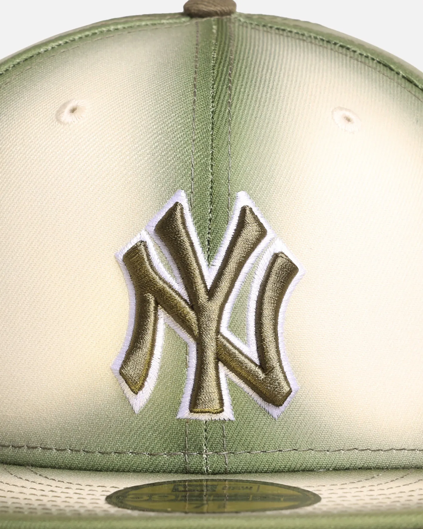 New Era New York Yankees 'Gradient Edge' 59FIFTY Fitted Green sold by Culture Kings product image thumbnail 5