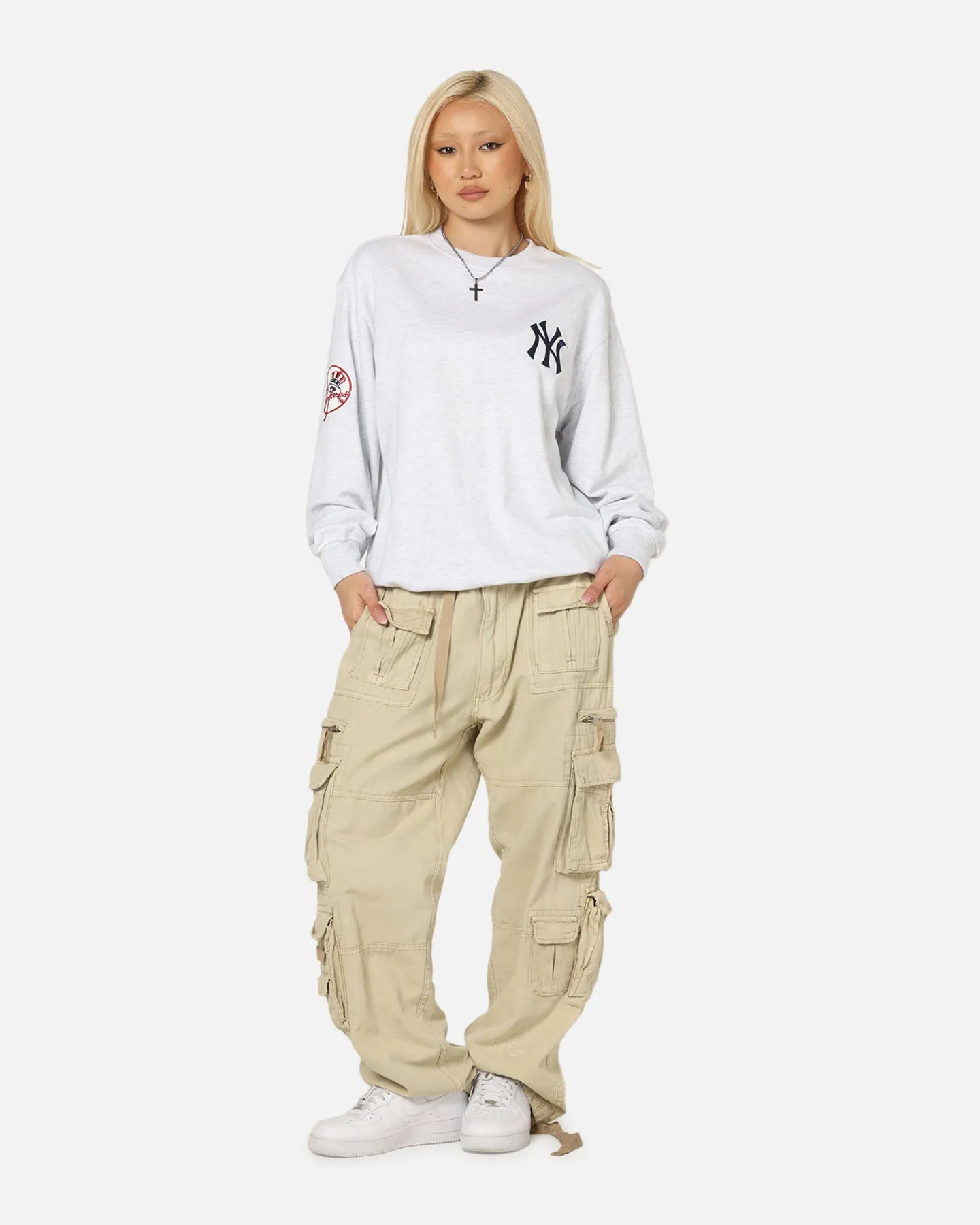 New Era New York Yankees MLB Team Logo Crewneck Grey sold by Culture Kings product image thumbnail 2