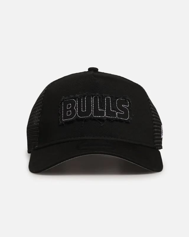 New Era Chicago Bulls 'Distressed' 9FORTY A-Frame Trucker Snapback Black/White sold by Culture Kings