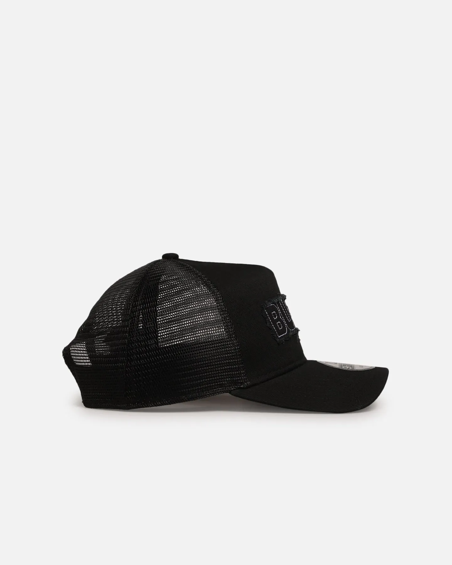 New Era Chicago Bulls 'Distressed' 9FORTY A-Frame Trucker Snapback Black/White sold by Culture Kings product image thumbnail 3