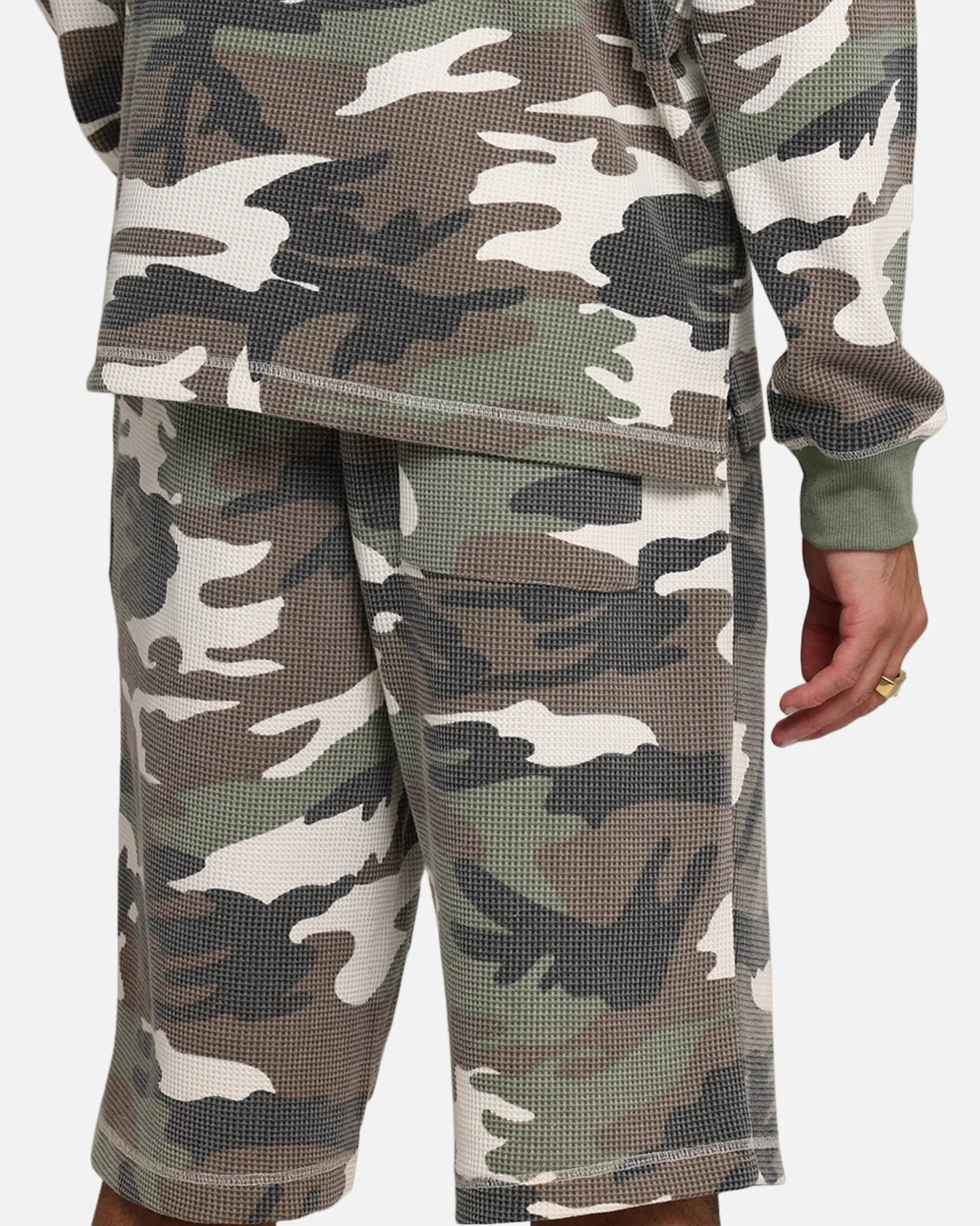 XXIII Printed Thermal Shorts Camo sold by Culture Kings product image thumbnail 4
