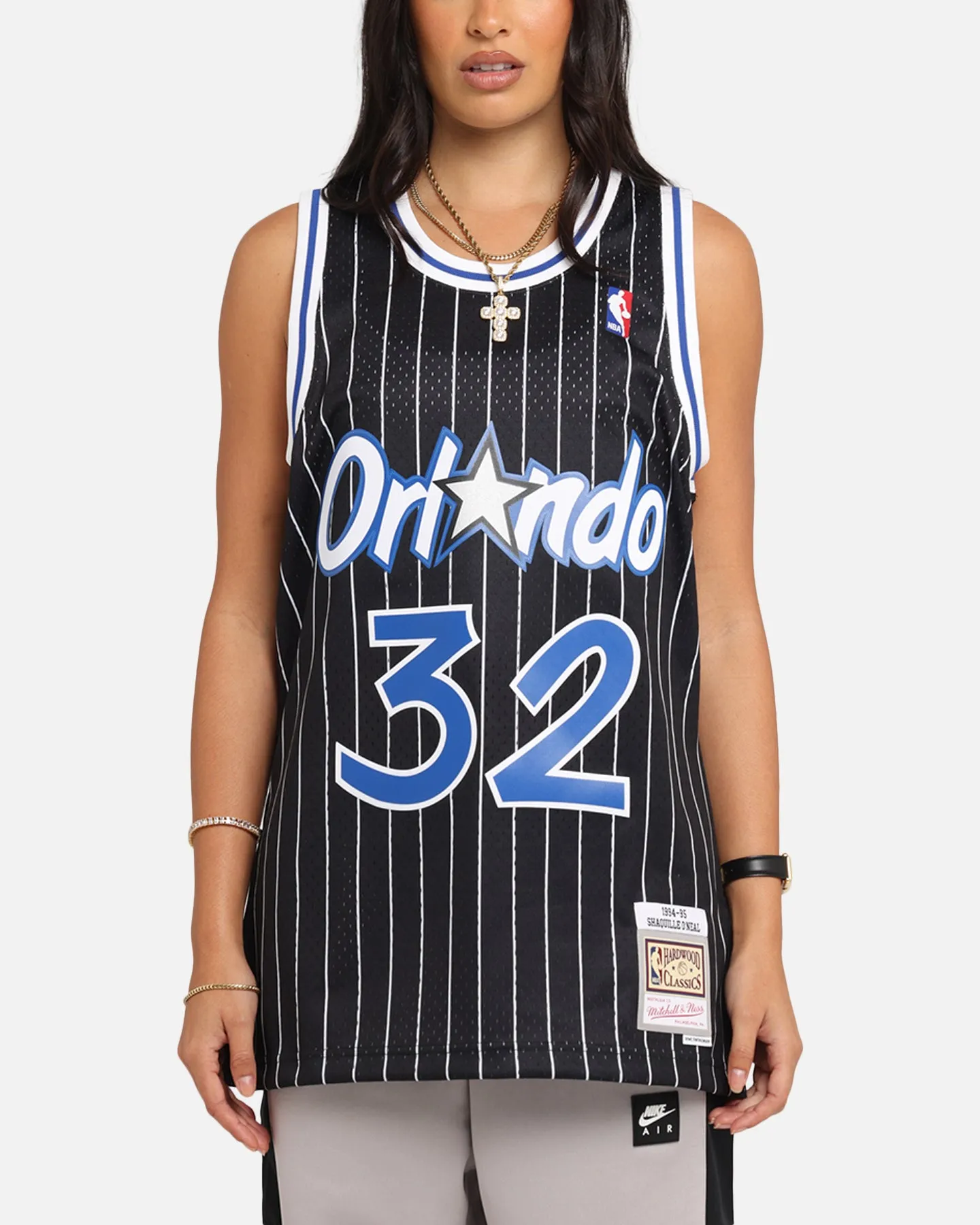 Mitchell & Ness Orlando Magic Shaquille O'Neal '94-'95 #32 Alternate Swingman Jersey Black/White sold by Culture Kings