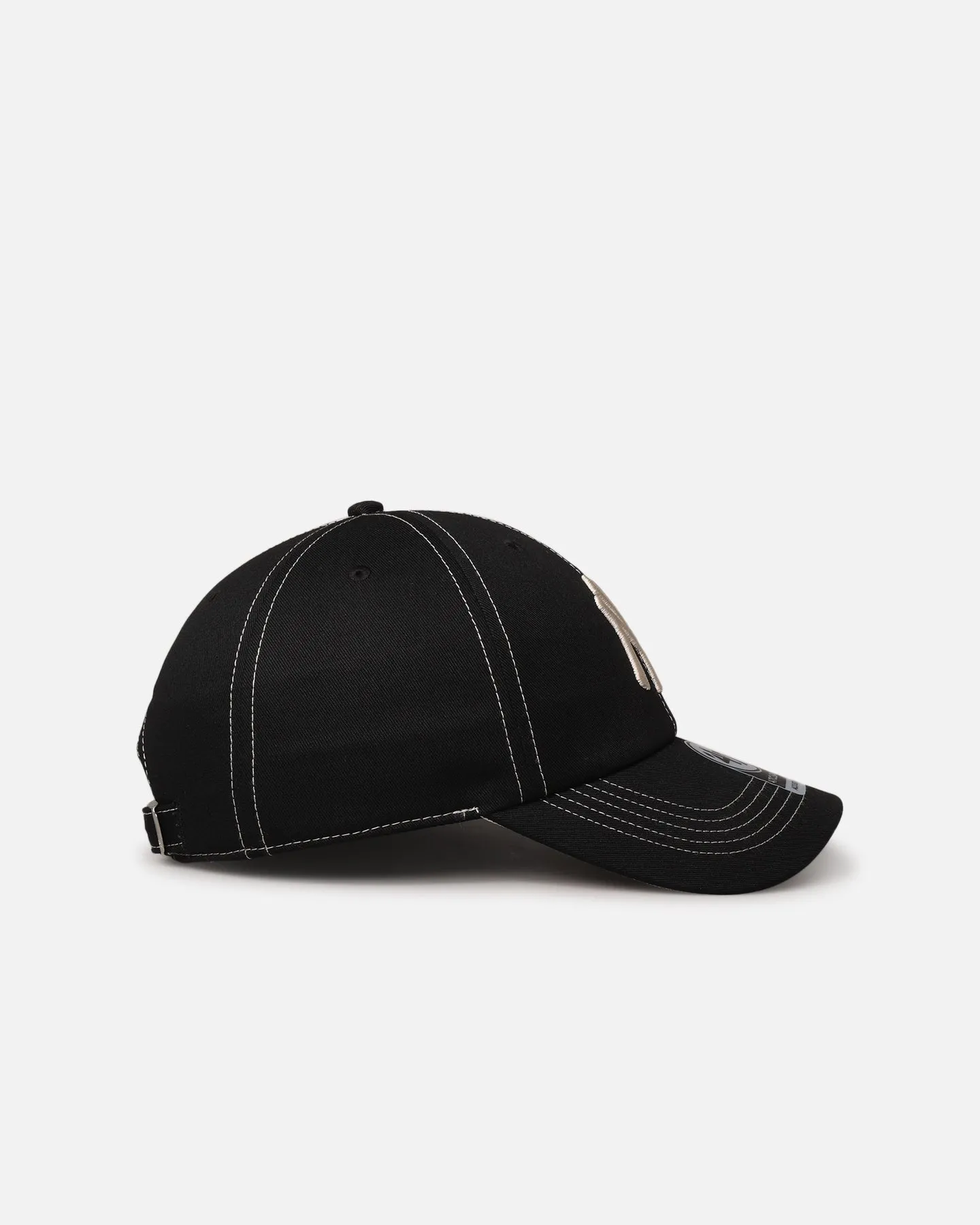 47 Brand New York Yankees 'Contrast Stitch' 47 Clean Up Strapback Black/Bone sold by Culture Kings product image thumbnail 3