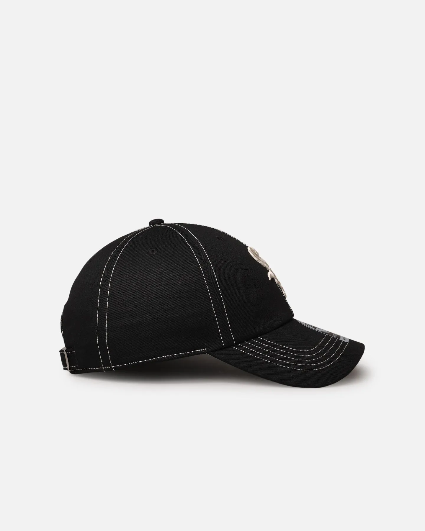 47 Brand Chicago White Sox 'Contrast Stitch' 47 Clean Up Strapback Black/Bone sold by Culture Kings product image thumbnail 3