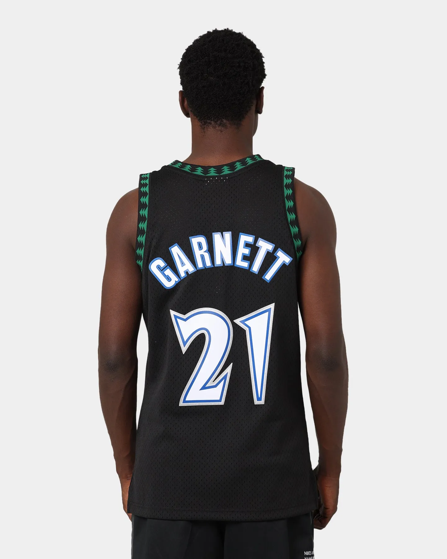 Mitchell & Ness Minnesota Timberwolves Kevin Garnett #21 ALT '97-'98 Swingman Jersey Black sold by Culture Kings product image thumbnail 4