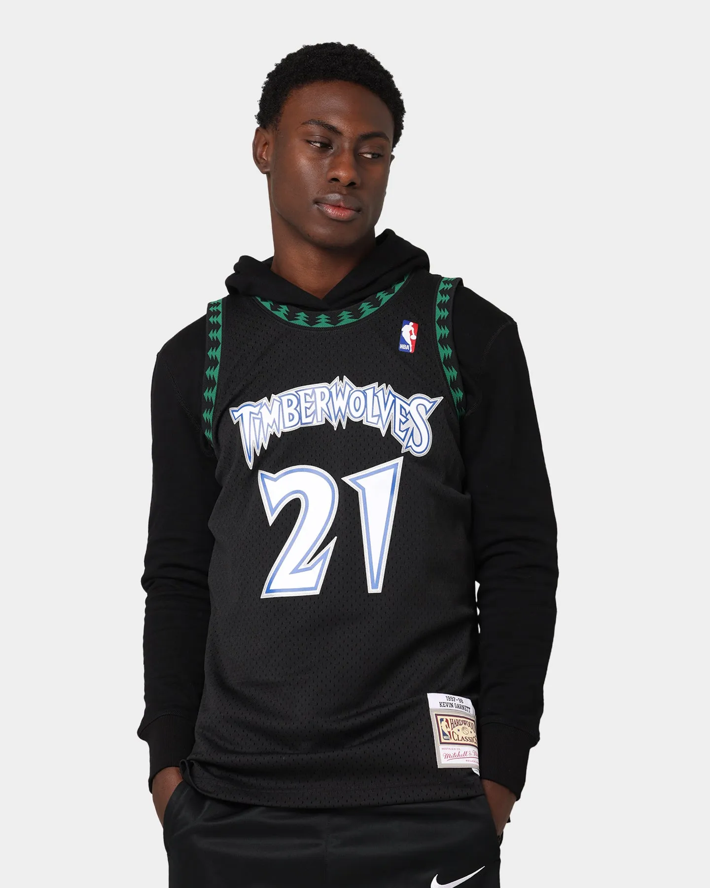 Mitchell & Ness Minnesota Timberwolves Kevin Garnett #21 ALT '97-'98 Swingman Jersey Black sold by Culture Kings