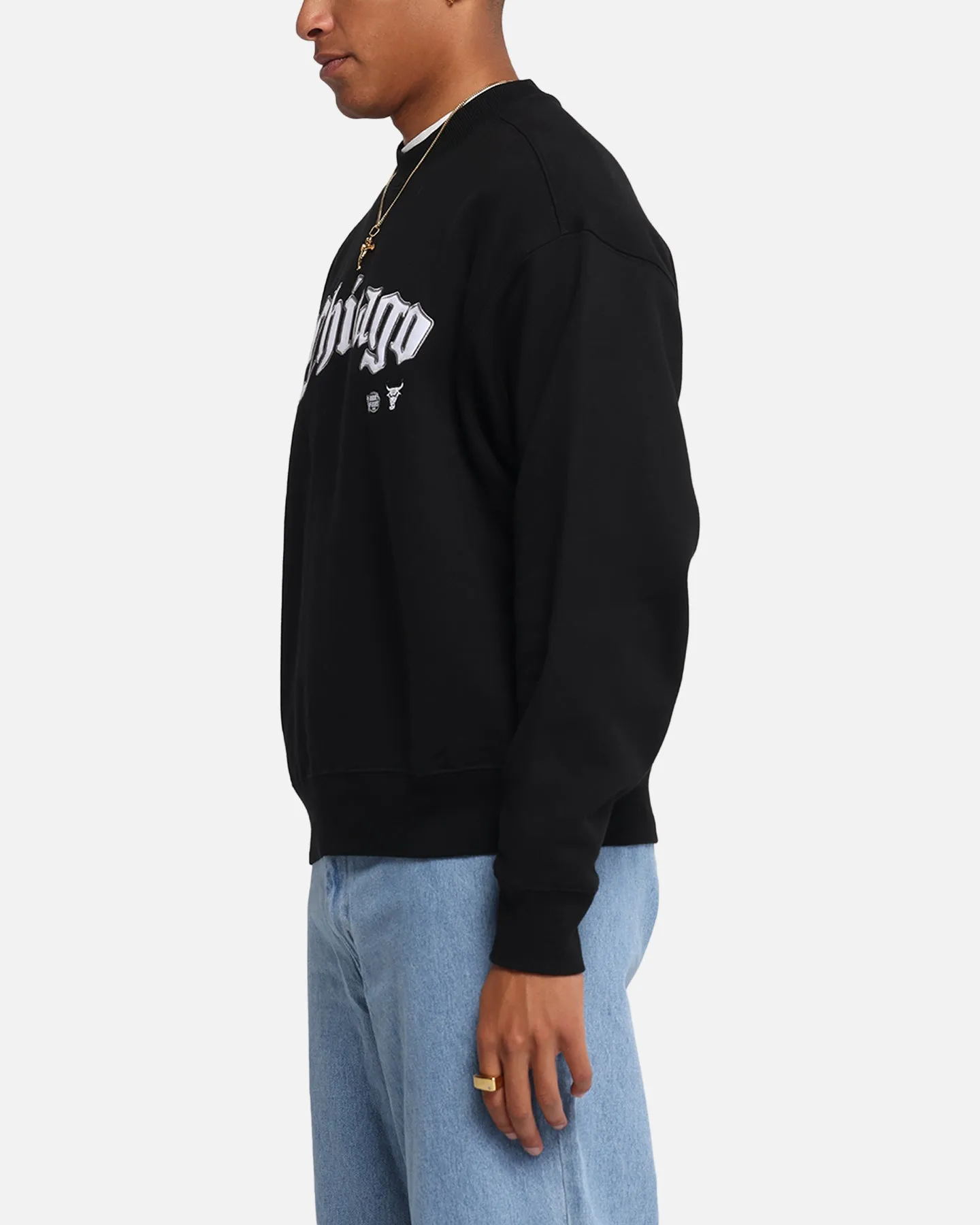 Mitchell & Ness Chicago Bulls Field To The Court Crewneck Black sold by Culture Kings product image thumbnail 5