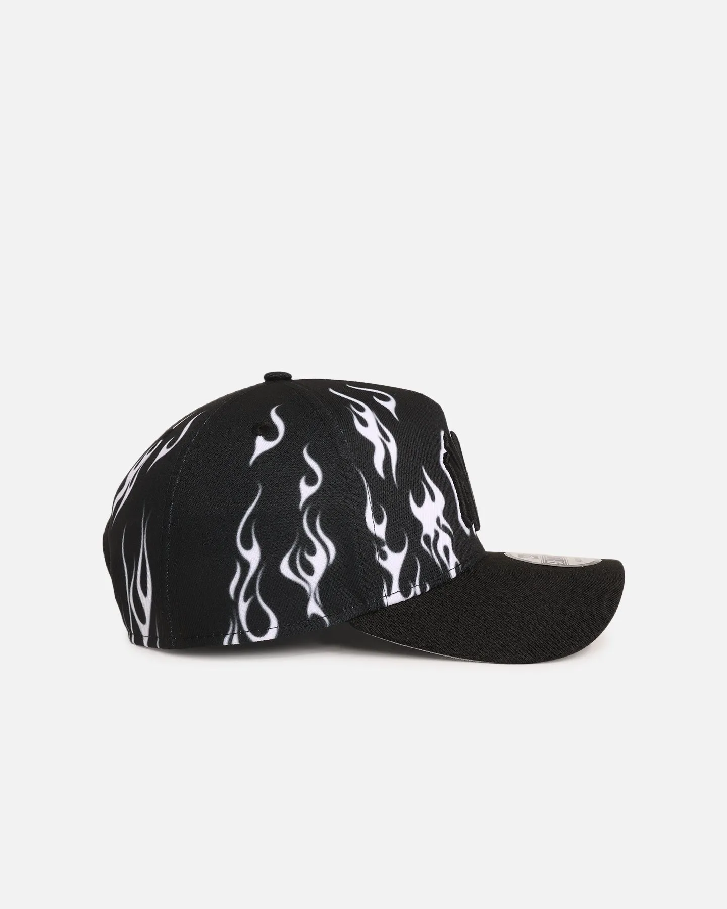 New Era New York Yankees 'Crown Flames' 9OFRTY A-Frame Snapback Black/White sold by Culture Kings product image thumbnail 3