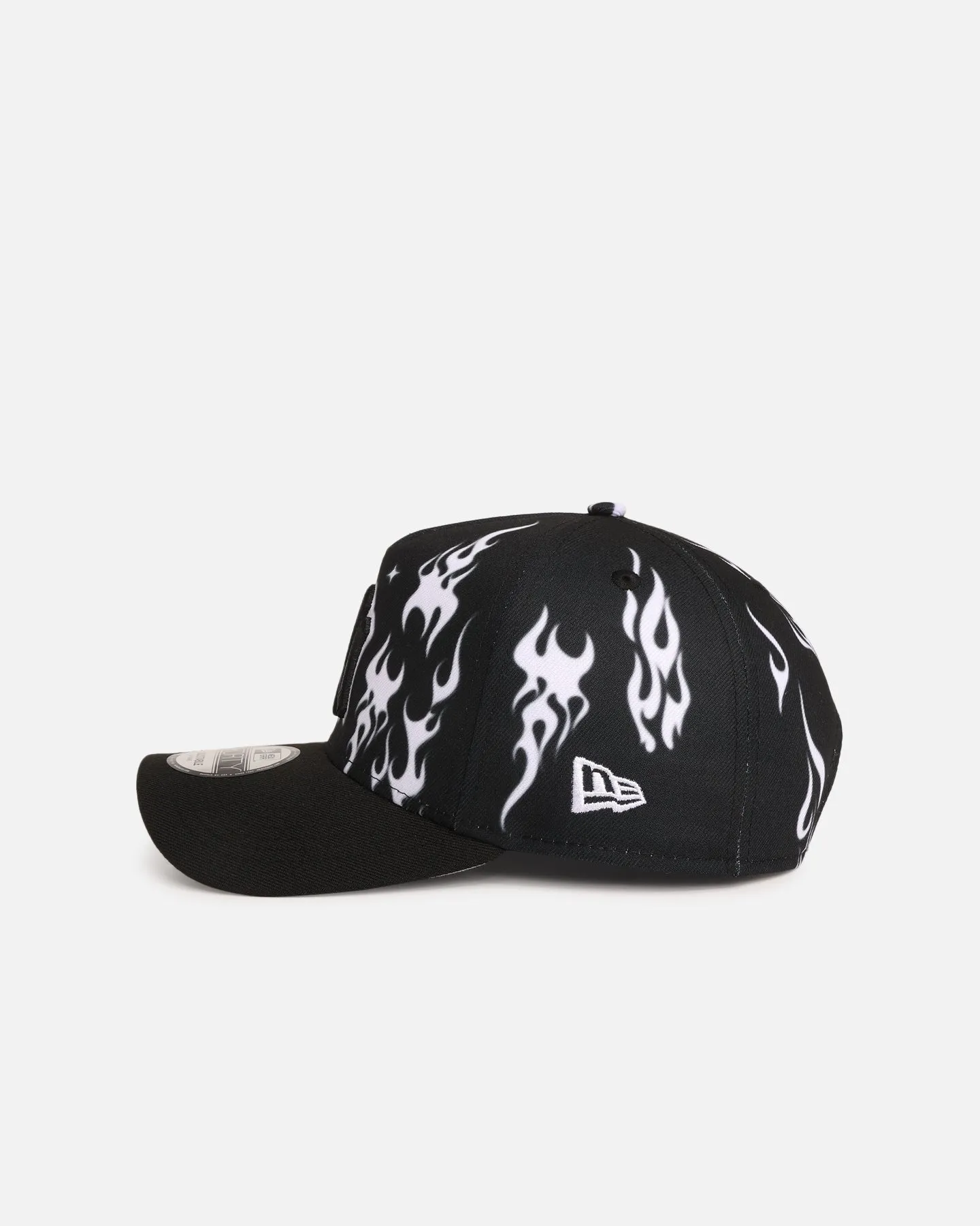 New Era New York Yankees 'Crown Flames' 9OFRTY A-Frame Snapback Black/White sold by Culture Kings product image thumbnail 4