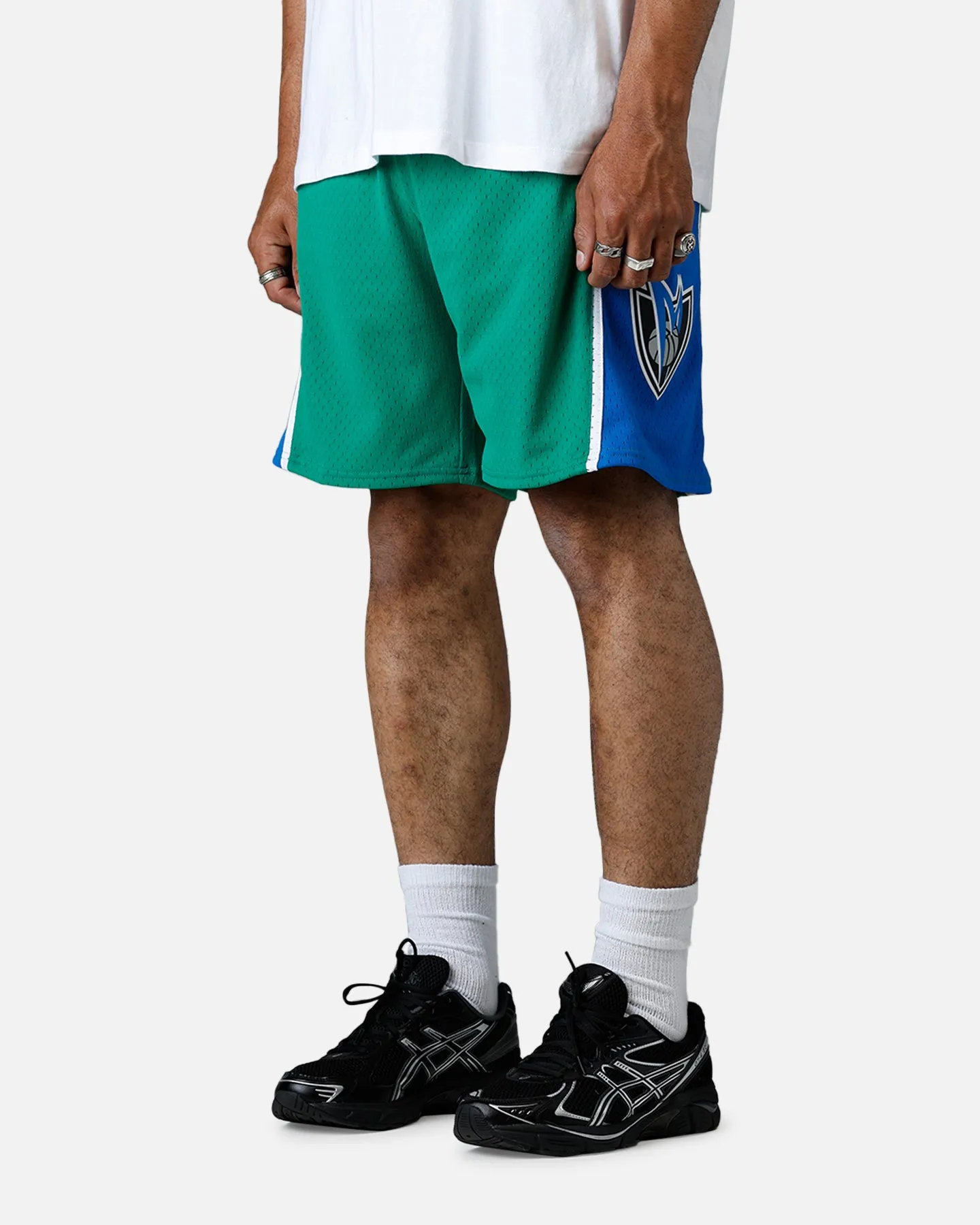 Mitchell & Ness Dallas Mavericks 2004 Swingman Shorts Green/Blue sold by Culture Kings product image thumbnail 4