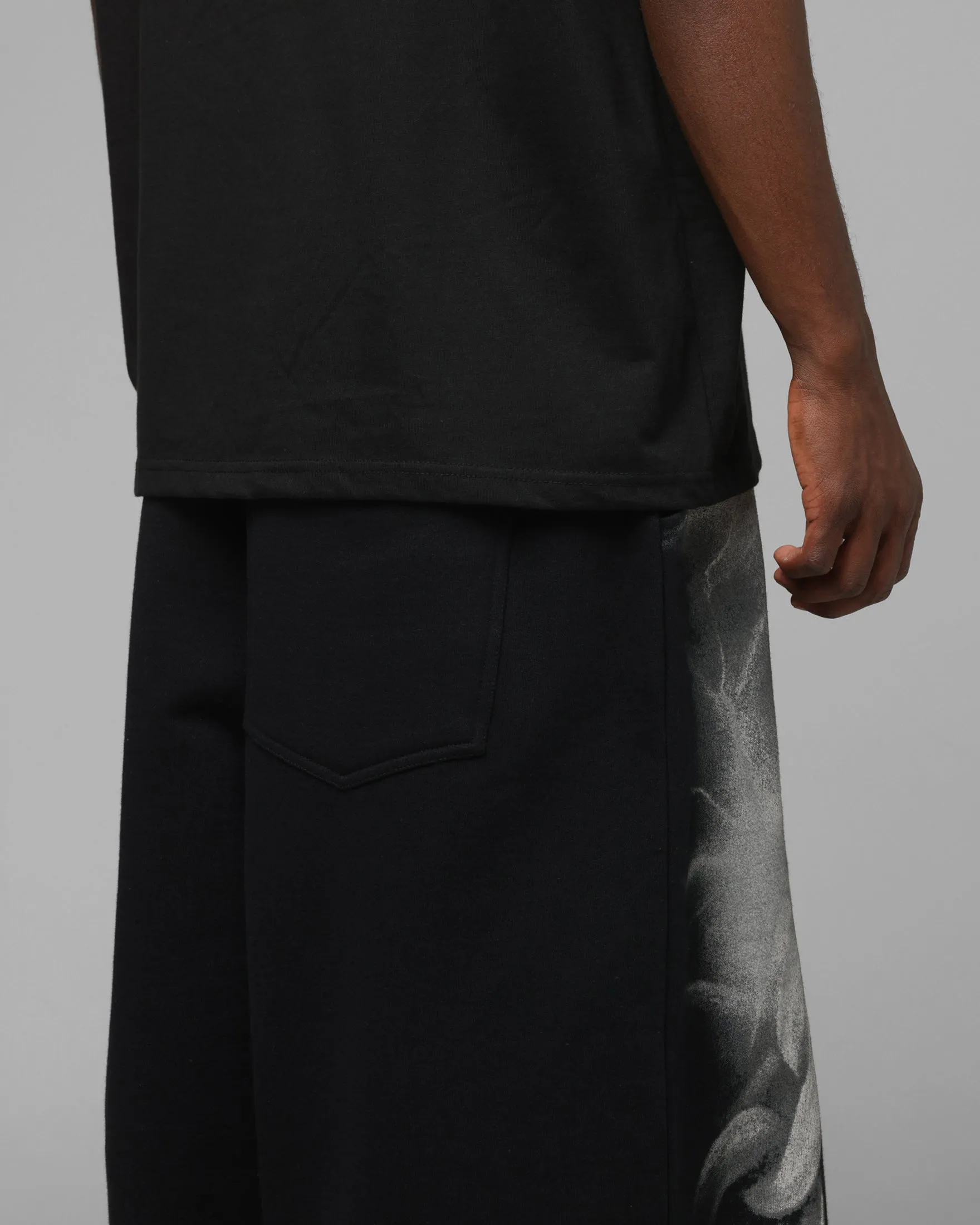 Loiter Airbrush Sweatpants Black sold by Culture Kings product image thumbnail 4