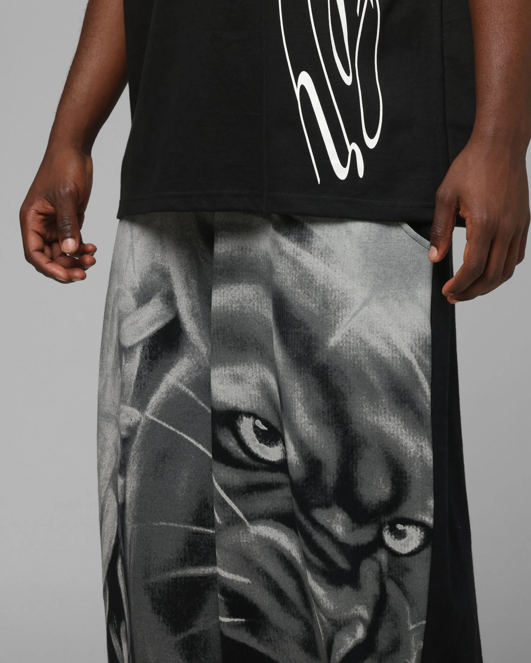 Loiter Airbrush Sweatpants Black sold by Culture Kings product image thumbnail 3
