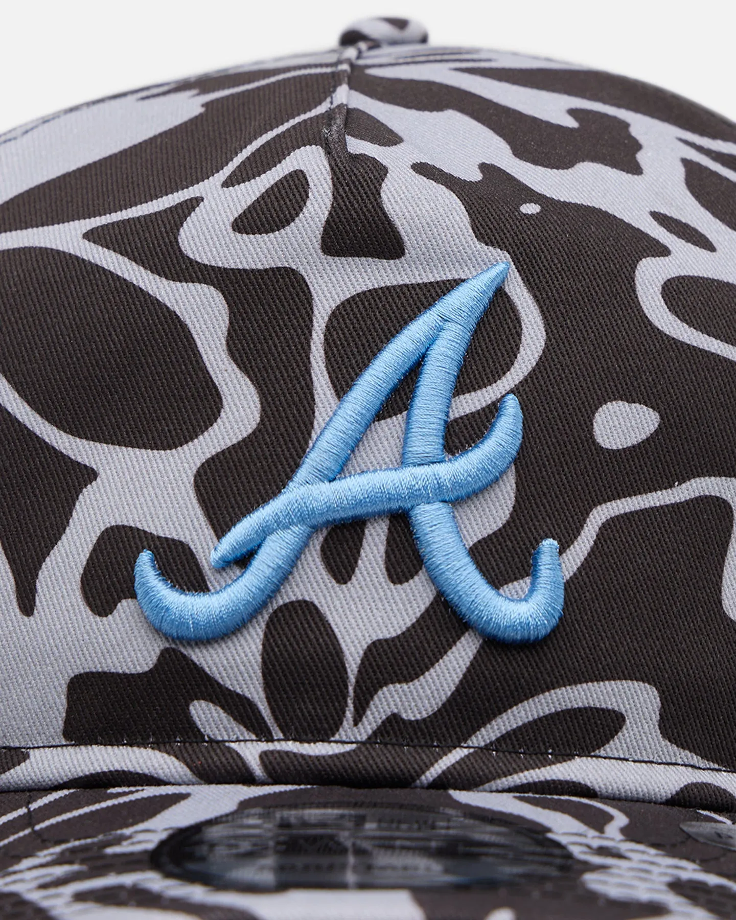 New Era Atlanta Braves 'Brushed Cotton' 19TWENTY Strapback Black/Light Blue sold by Culture Kings product image thumbnail 5