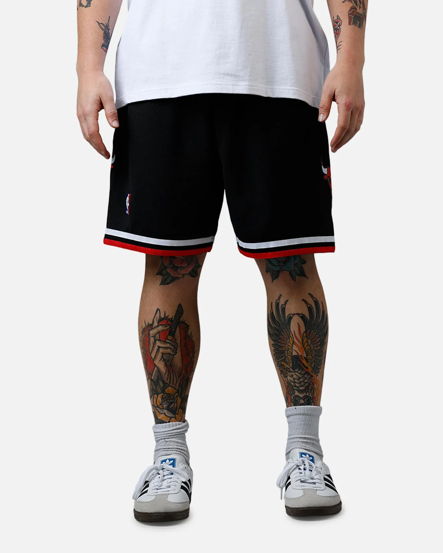 Mitchell & Ness Chicago Bulls 97-98' Swingman Shorts Black sold by Culture Kings