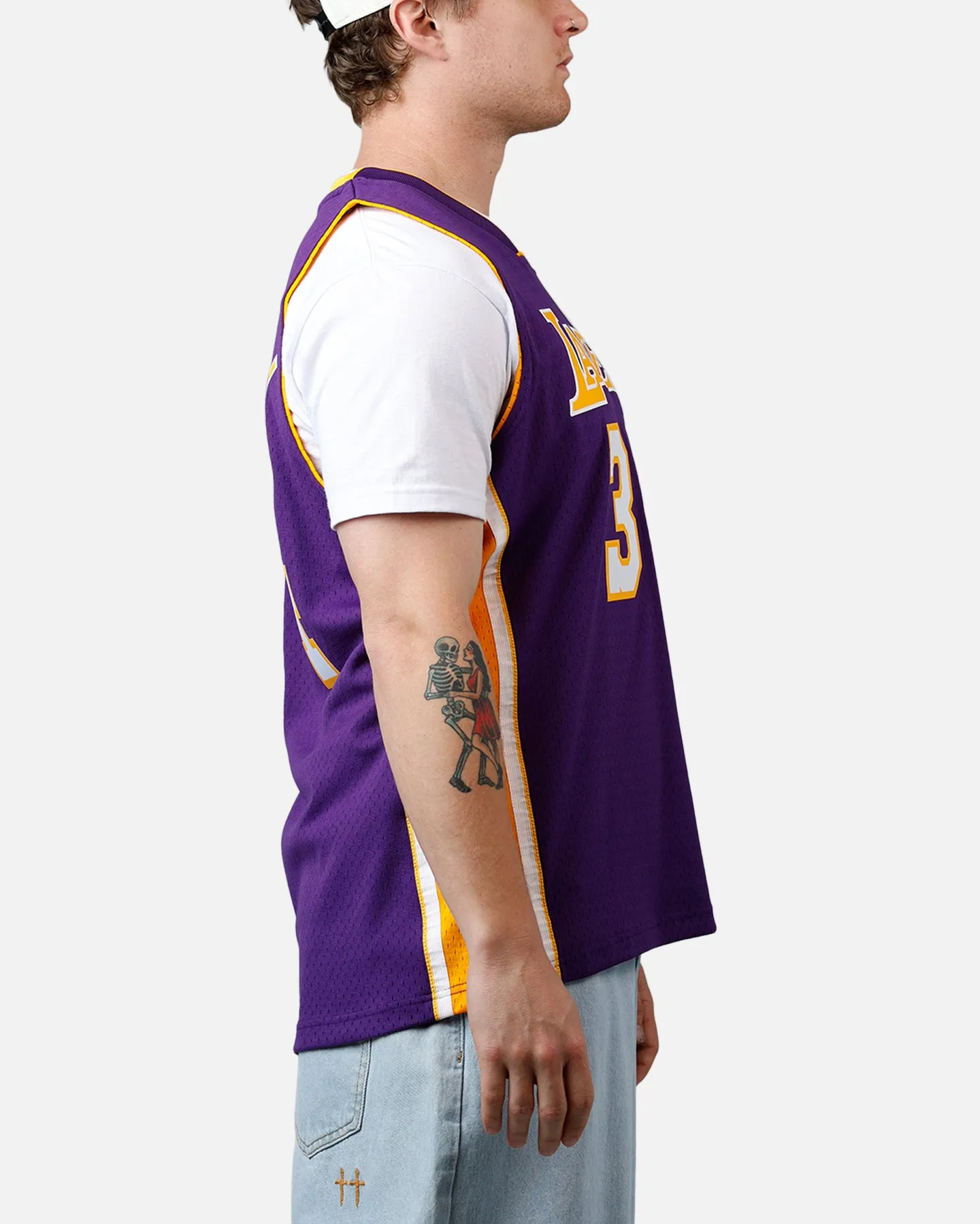 Mitchell & Ness Los Angeles Lakers Shaquille O'Neal '99-'00 #34 Swingman Jersey Purple sold by Culture Kings product image thumbnail 4